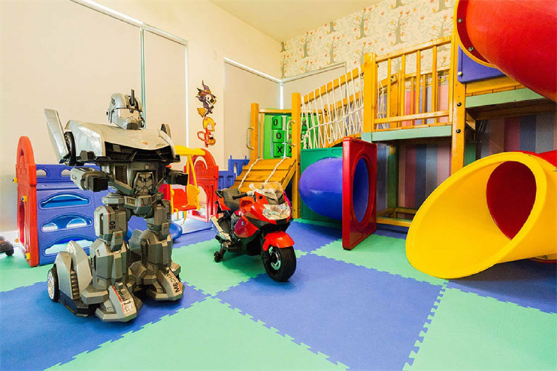 山海趣田園親子民宿 室內遊戲室