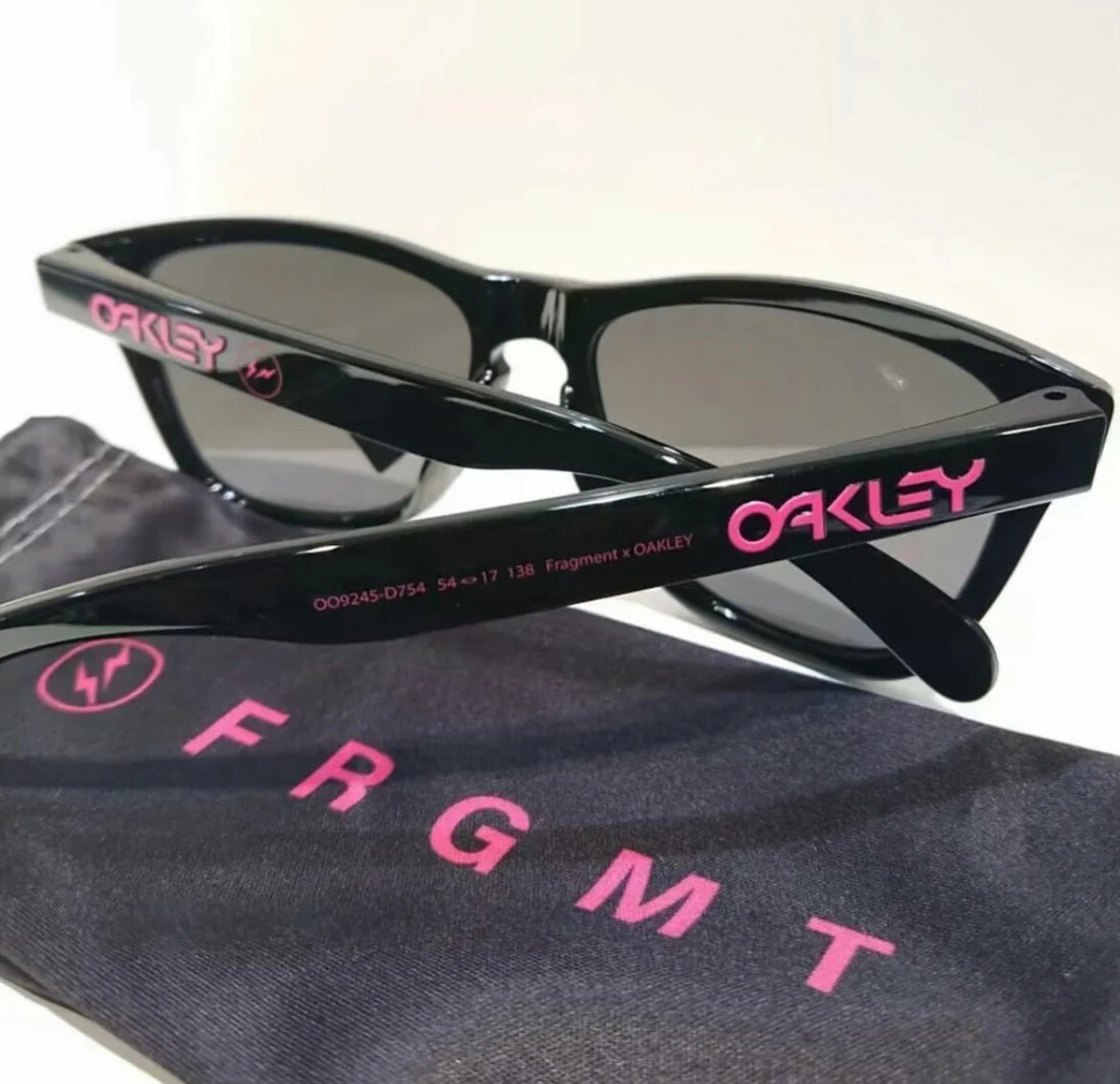 預購OAKLEY × FRAGMENT DESIGN 聯名太陽眼鏡