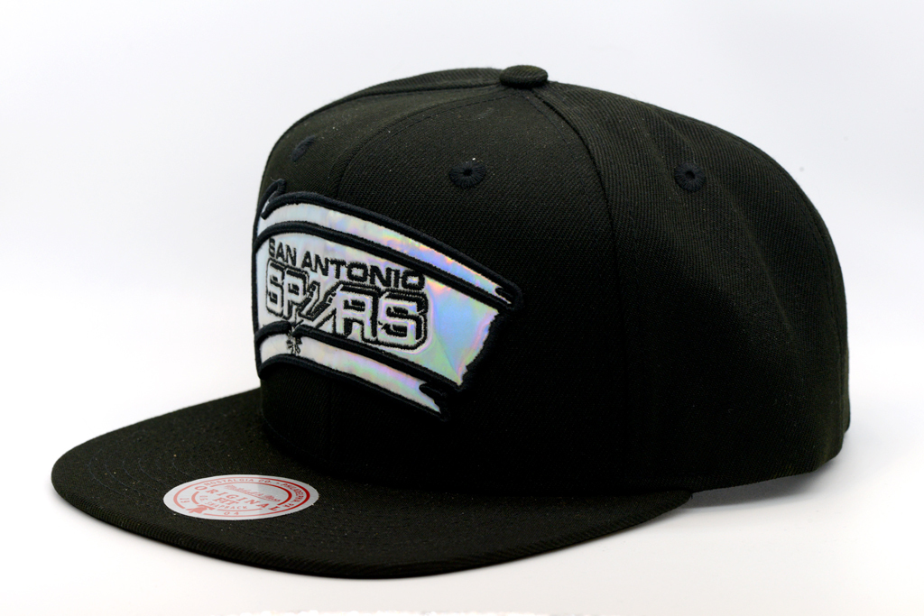 Mitchell & Ness 聖安東尼奧馬刺隊 Iridescent Xl Logo 可調式帽子