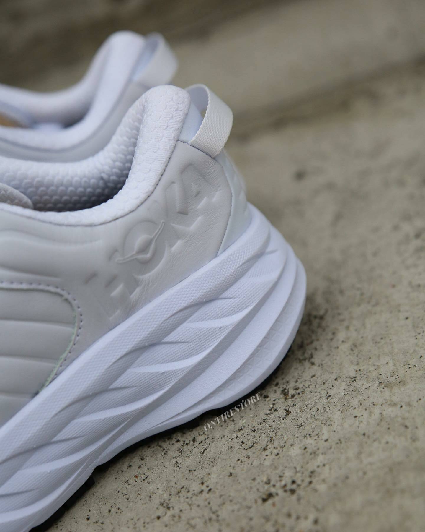 {現貨} Hoka One One Bondi SR "White Leather"