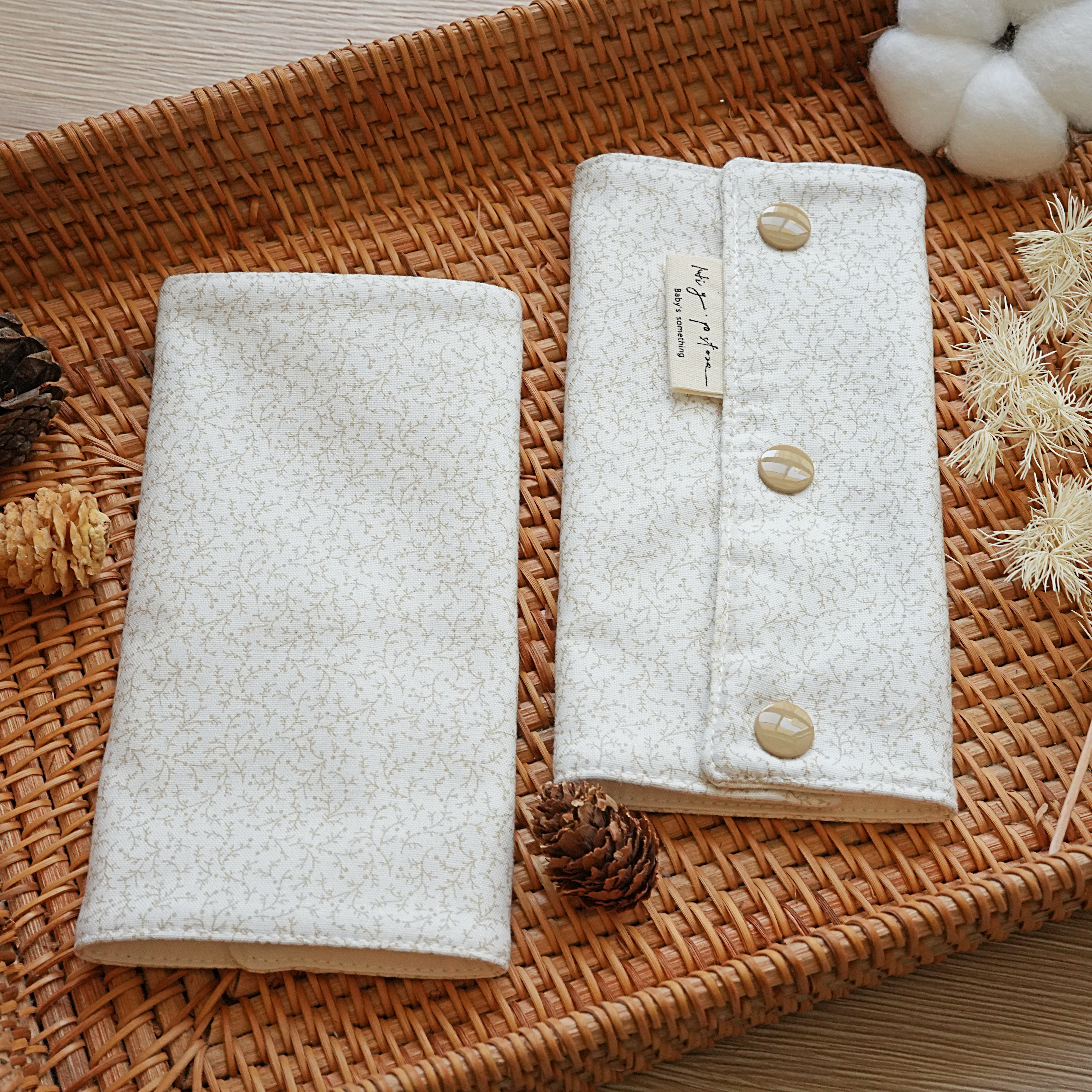 Hi Y.P store-揹巾口水套-金色花藤