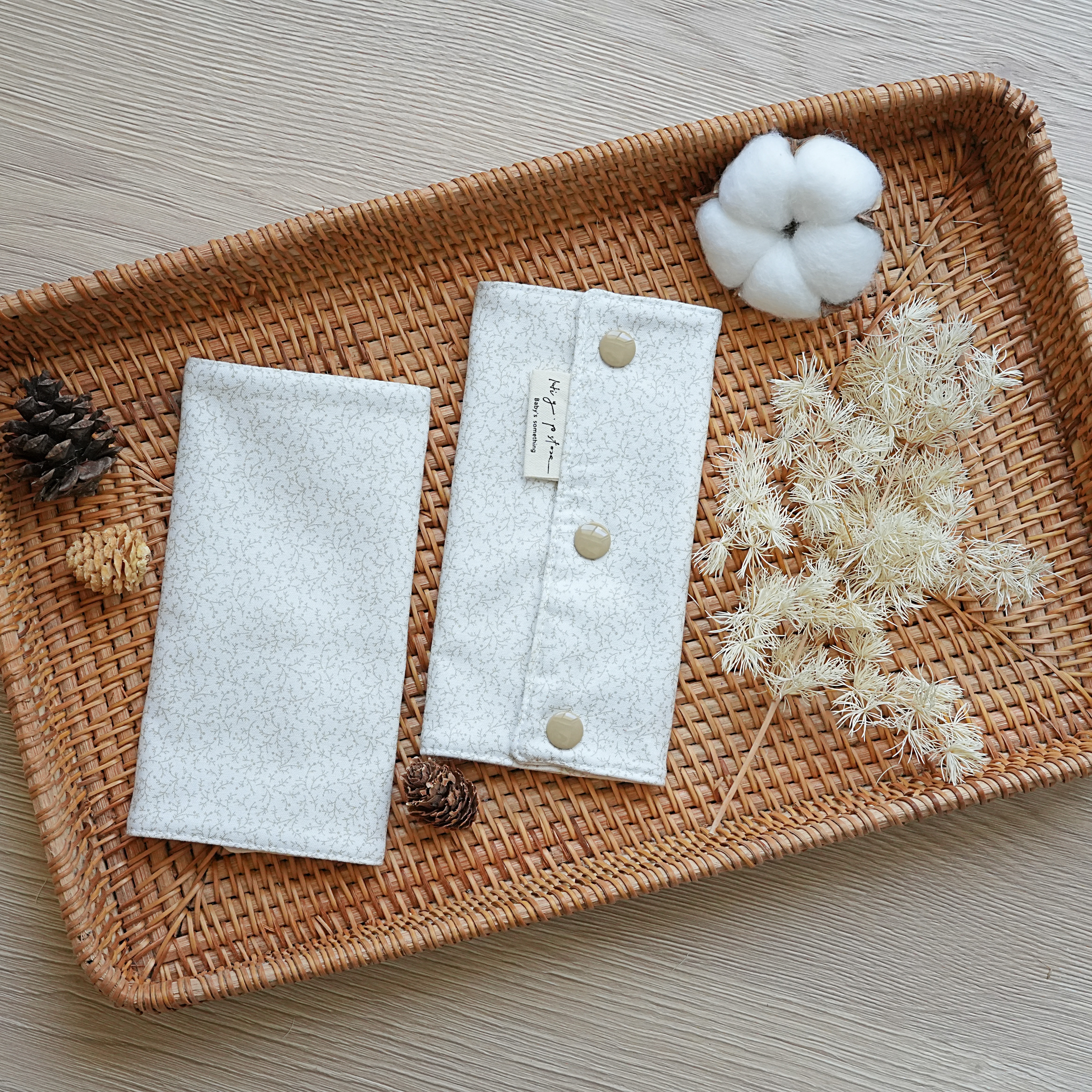 Hi Y.P store-揹巾口水套-金色花藤