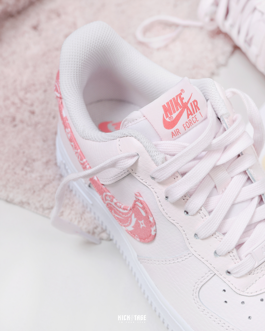 女鞋NIKE W AIR FORCE 1 Paisley 白粉櫻花粉腰果花變形蟲低筒休閒鞋【FD14