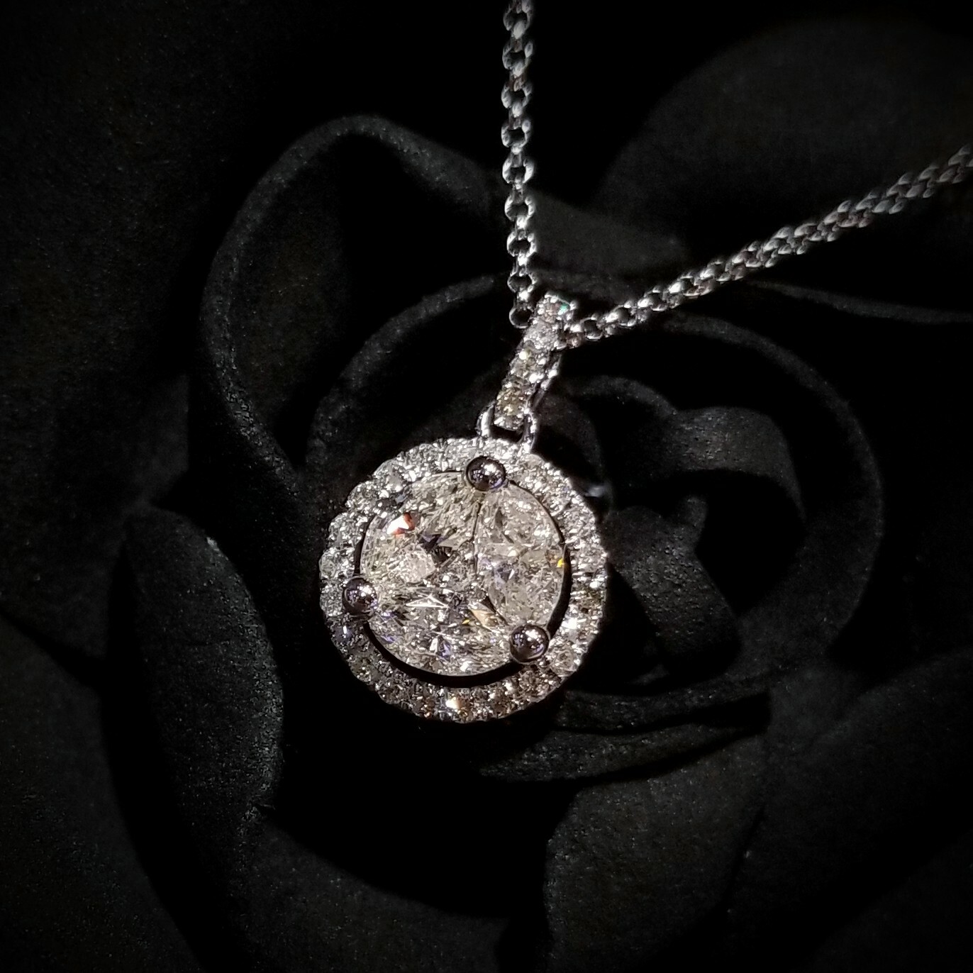 18K White Gold 0.95ct Diamond Pendant
