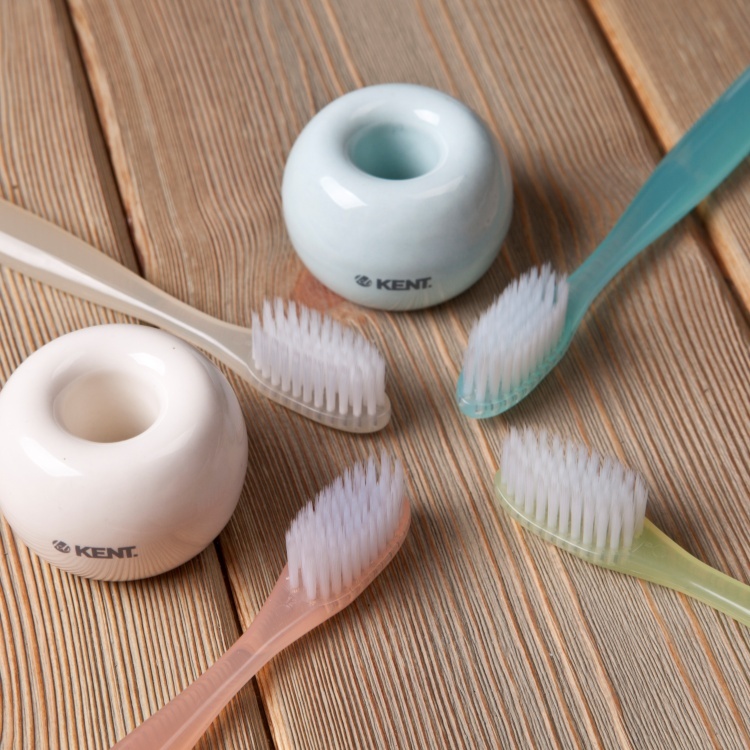 Kent 軟毛護齦健齒抗菌牙刷-標準刷頭 (顏色隨機)