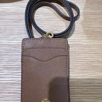 [S] TORY BURCH EMERSON LANYARD, MOOSE, 136584-909 (STB286)