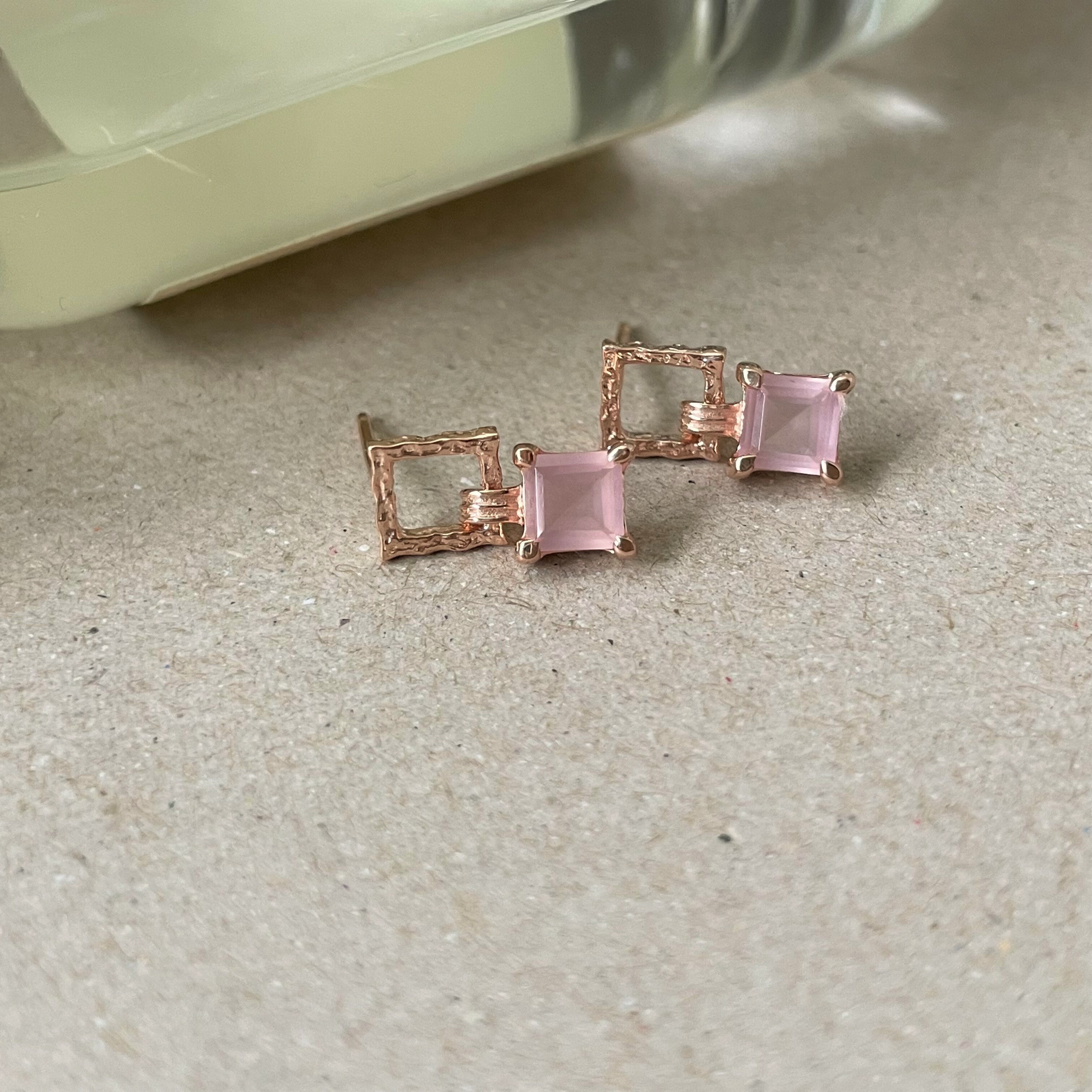 復古perfume方形粉晶耳環