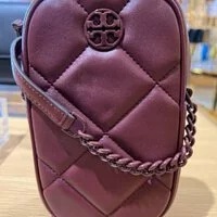 [S] TORY BURCH WILLA SOFT QUILT PHONE CROSSBODY, CLARET, 139305-639 (STB292)