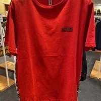 [S] MOSCHINO SMALL UNDER WHERE? LOGO PATCH SHORT SLEEVE T-SHIRT,RED, T1908-8114-0113 (SM422)