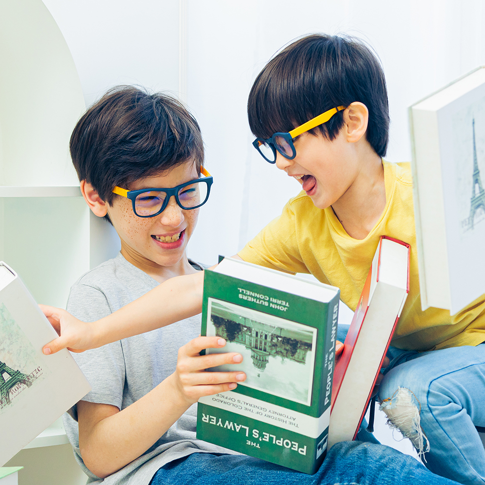 AENI iLO兒童濾藍光眼鏡7-12y 皇家學院