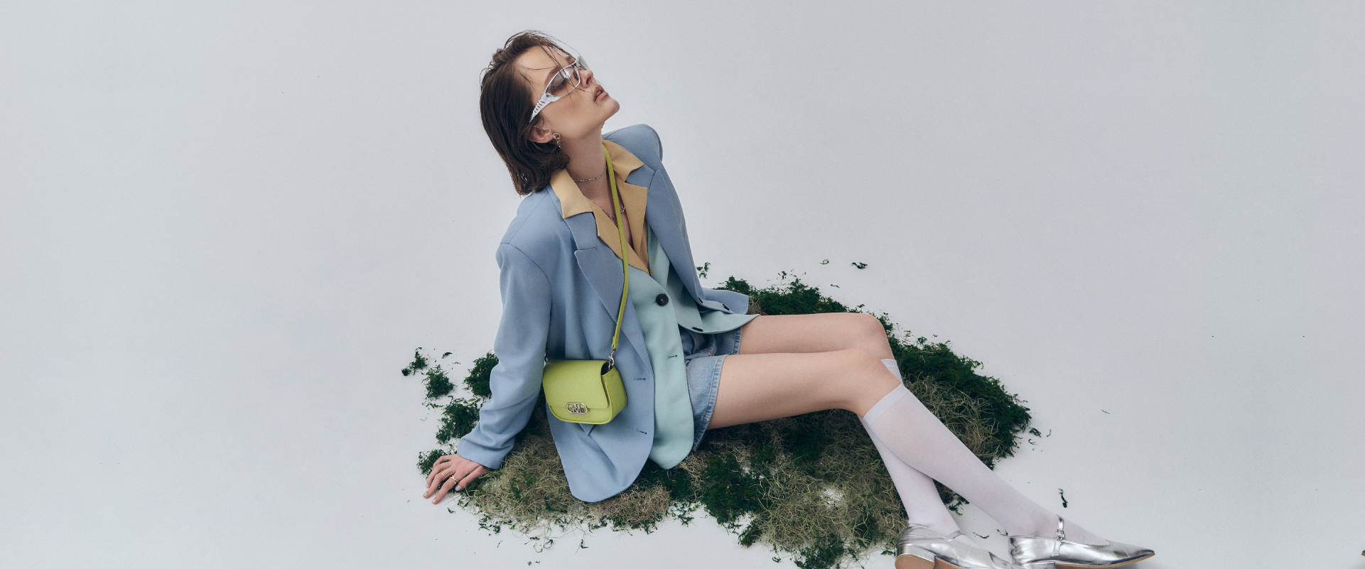 由 ROBINMAY 與知名香氛品牌 EYECANDLE，聯手打造情人節限定的野莓之地禮盒