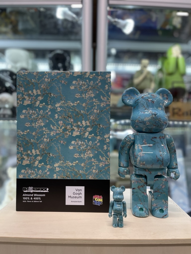 BE@RBRICK × Van Gogh Museum(R)Van Gogh Almond Blossom 100％ & 400％-