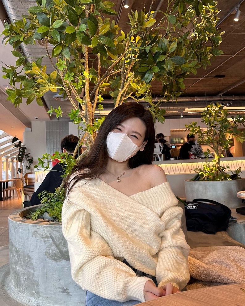 百搭交叉闊領針織上衣 // 兩色入