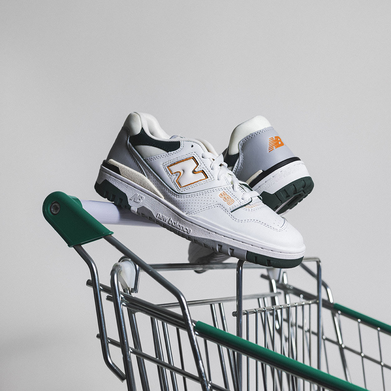 -(D2a)-NEW BALANCE 550 "NIGHTWATCH GREEN"-BB550PWC