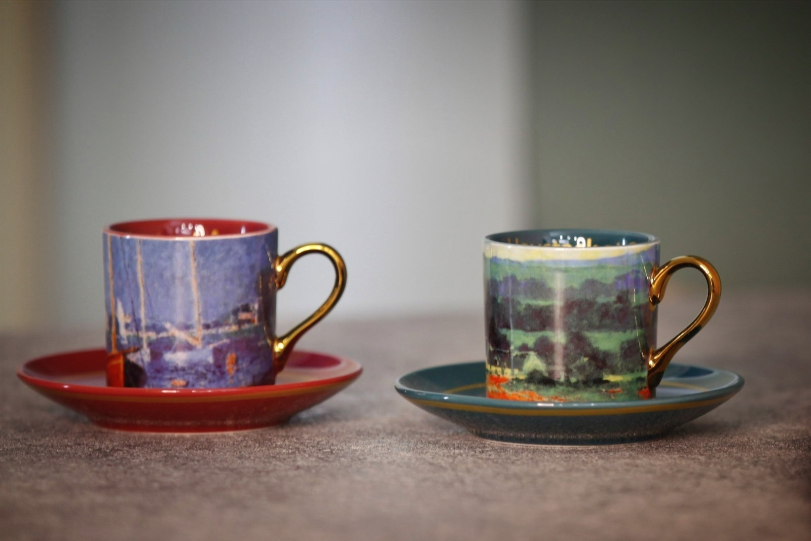 STRAVELING MUZEUM monet - red boats at argenteuil x haystack at giverny - expresso cup & saucer set