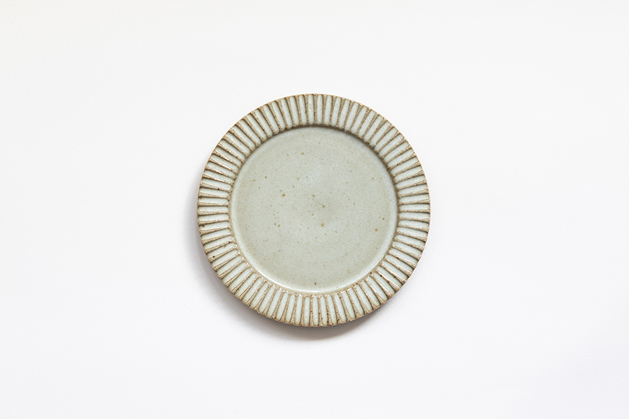 宋艸窯- 鎬平皿(小) 藁白