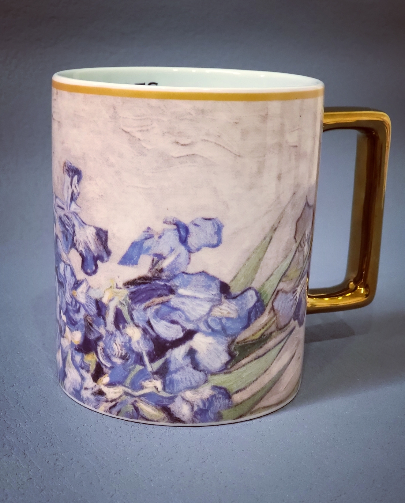 STRAVELING MUZEUM van gogh - irises - coffee mug