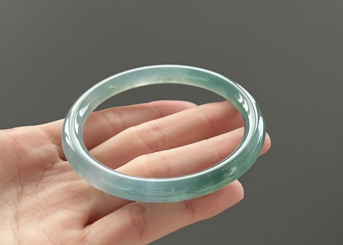 冰湖水綠細圓條