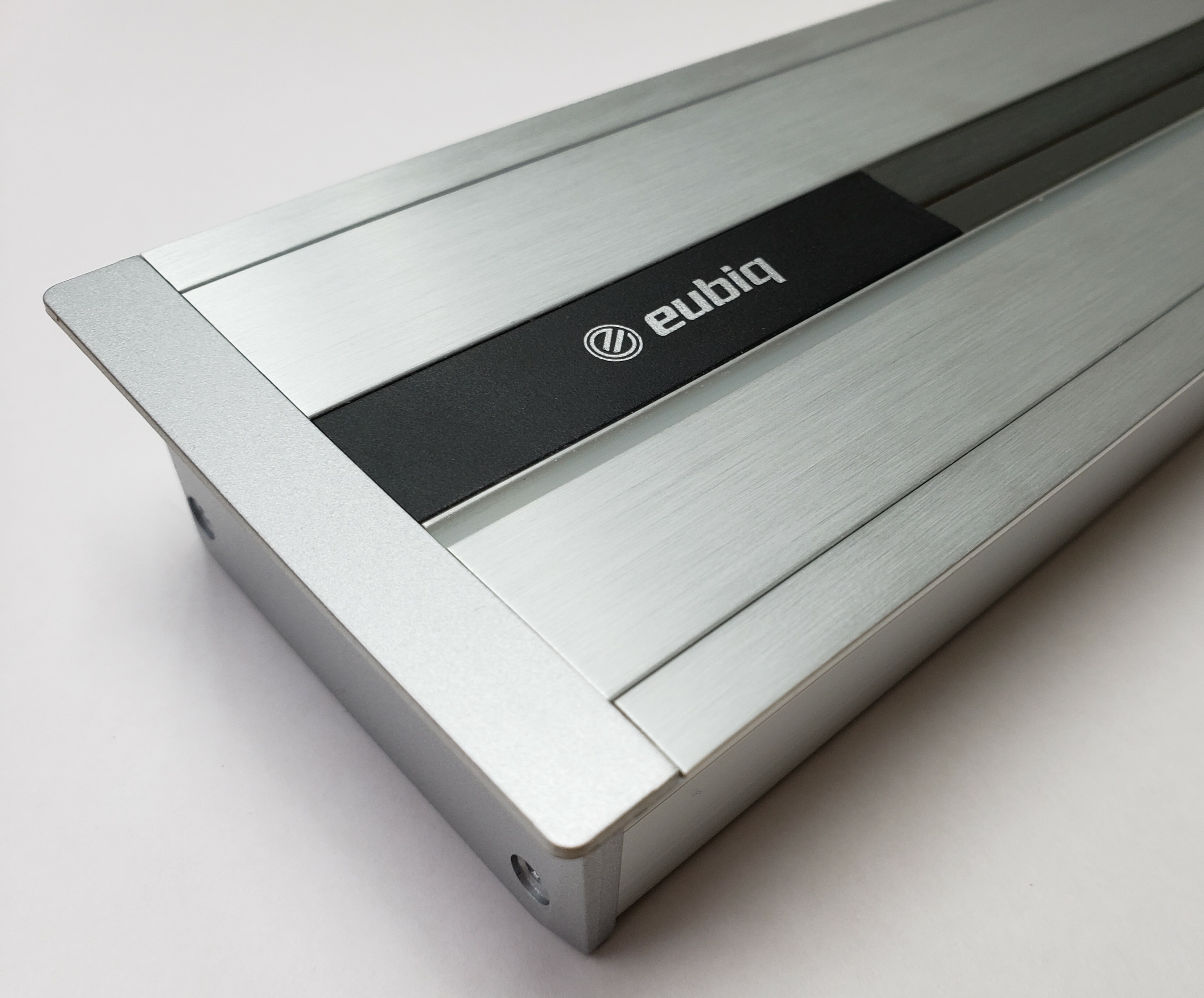 Eubiq RH2 銀色 1200MM 嵌裝式電力軌道