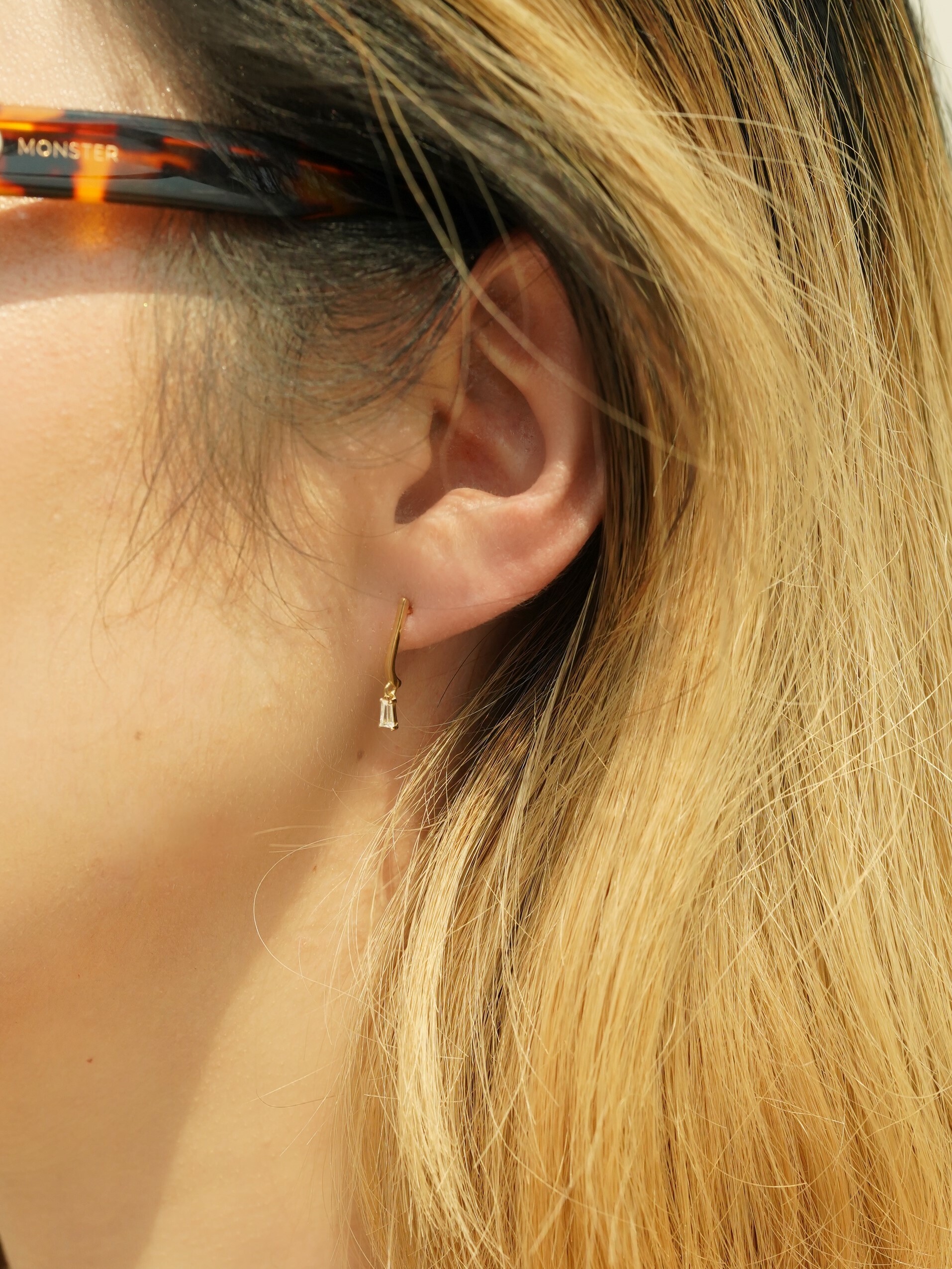 Arc Bar Baguette Zircon Earrings