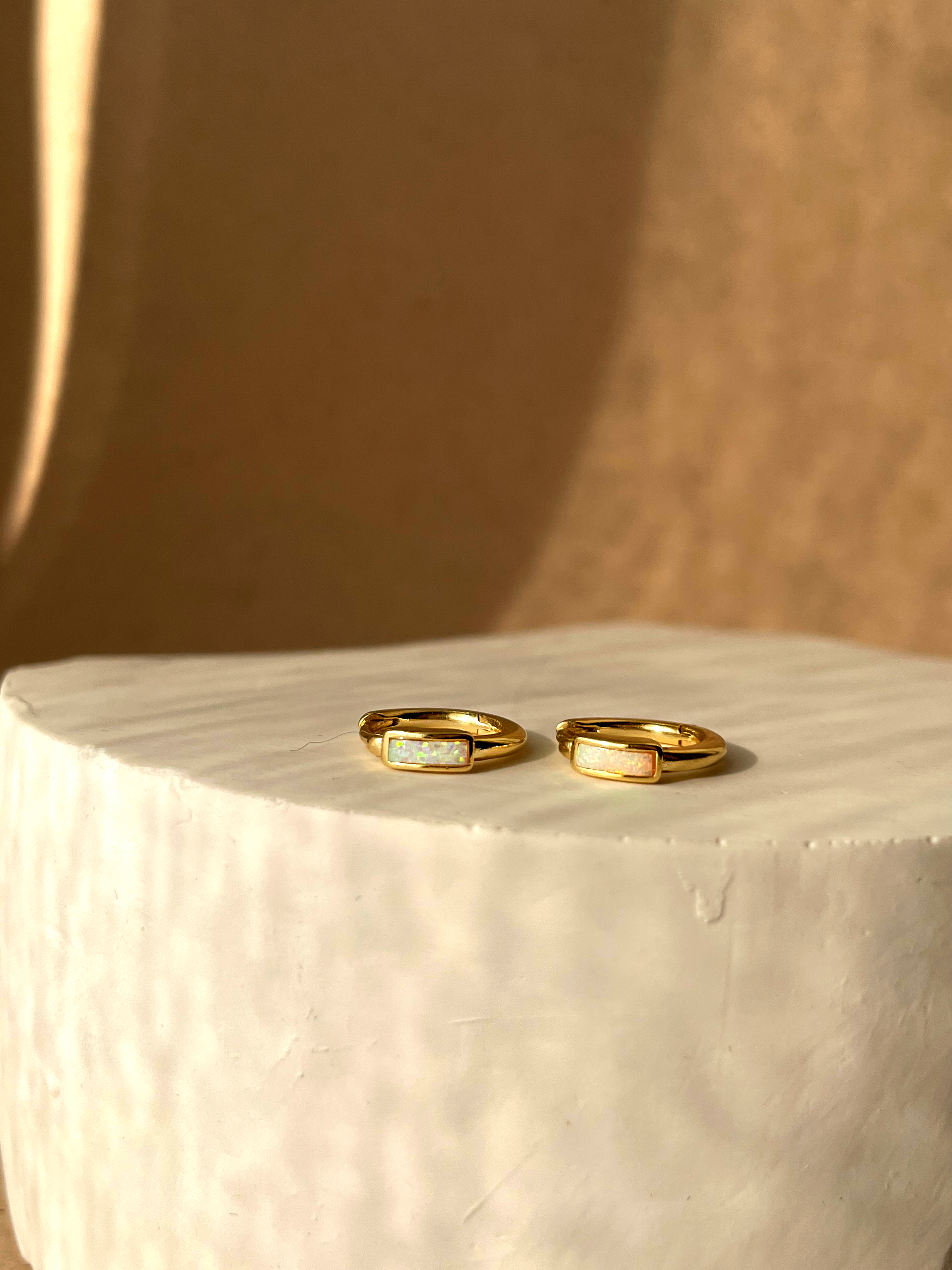 Inlay Opal Huggie (pc)