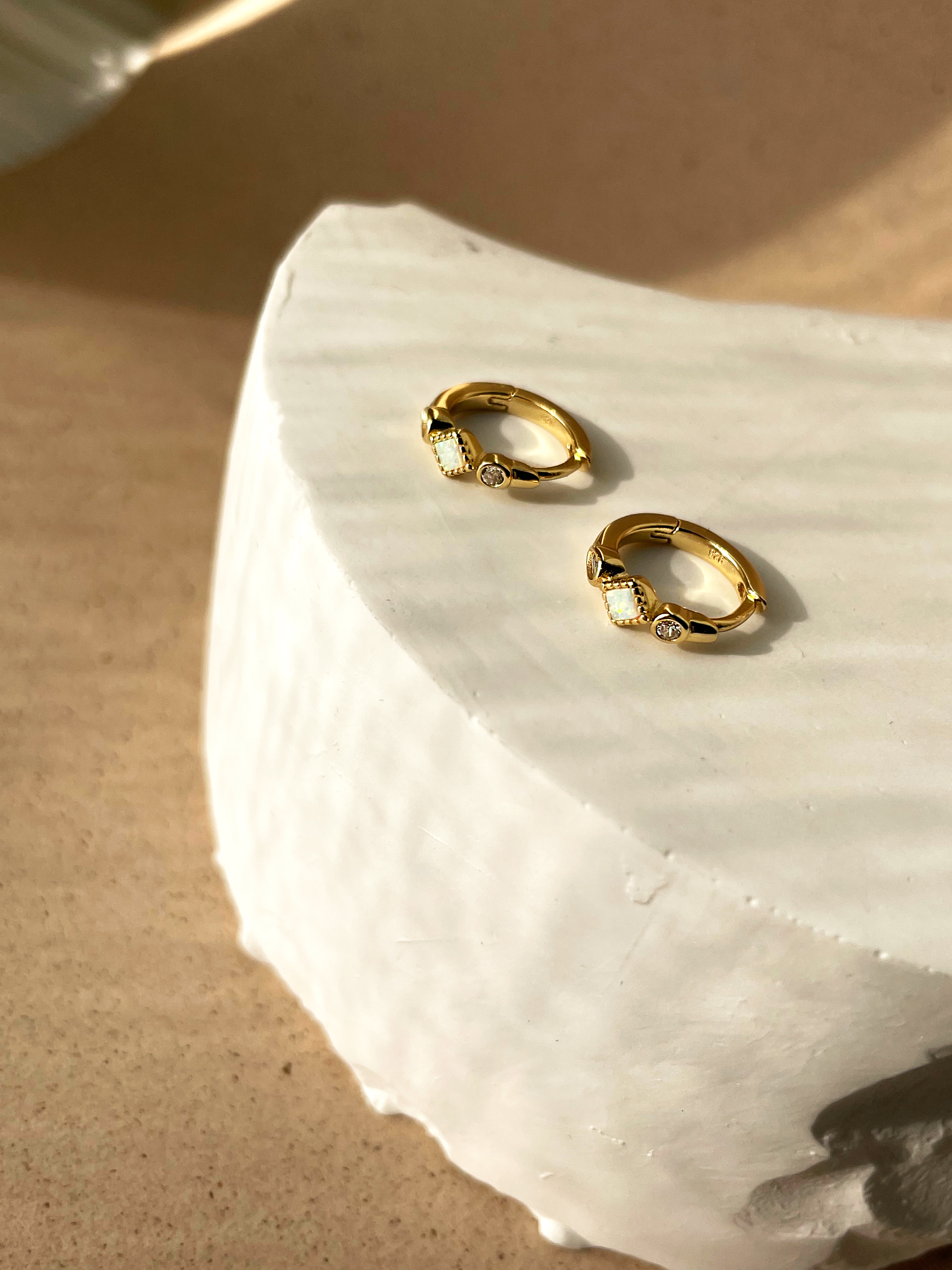 Muse Opal Huggie (pc)