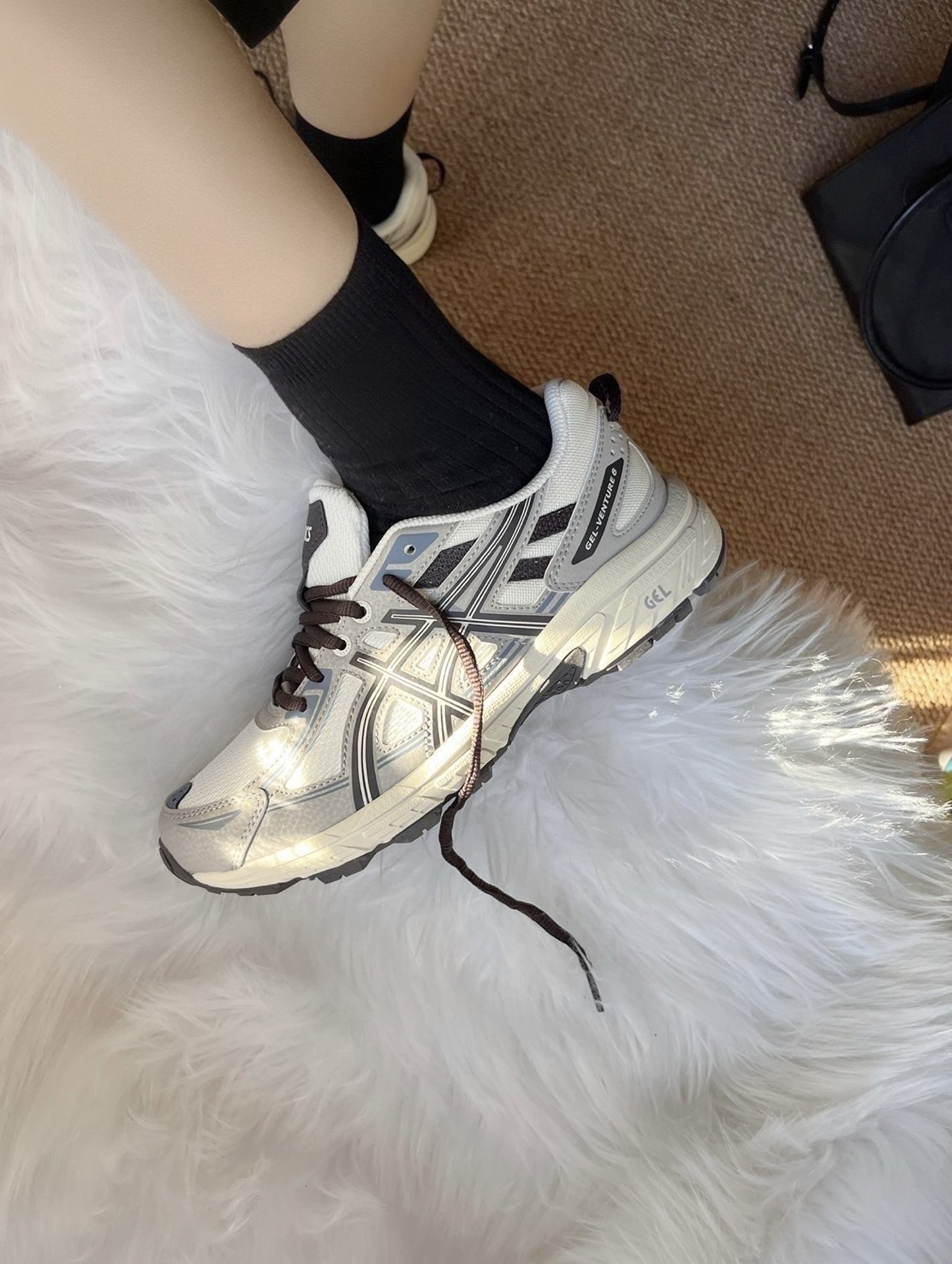 ASICS Gel-Venture 6 灰銀慢跑鞋