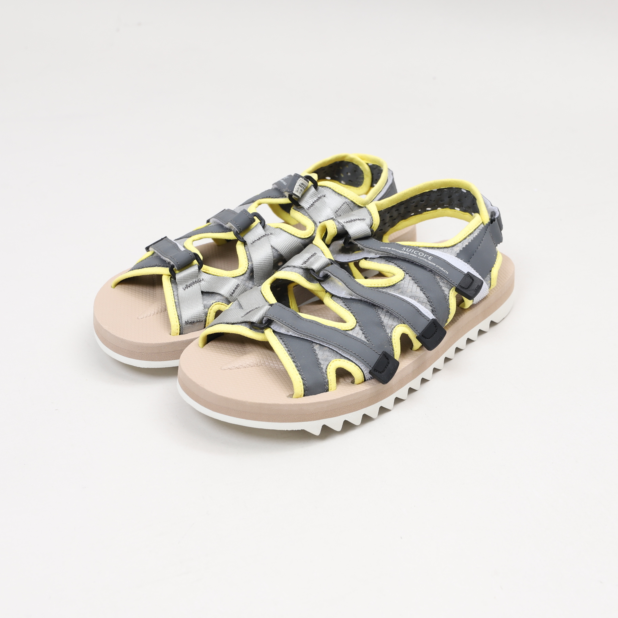 [出清商品售出無退換] [US10/28CM全新展示無盒] SUICOKE ZIP-3AB OG-229-3AB 灰黃沙 鋸齒 交叉 魔鬼氈 涼鞋【SK2293ABGY10】
