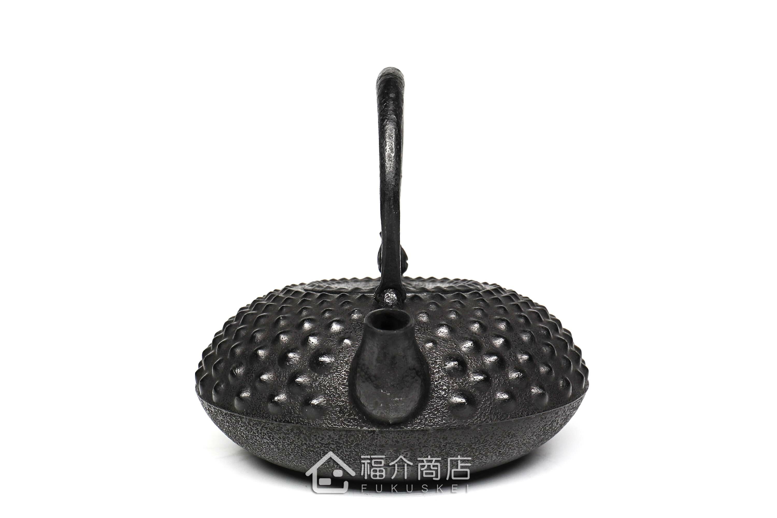 薰山工房所製作的日本鐵壺,壺身設計成霰圖紋