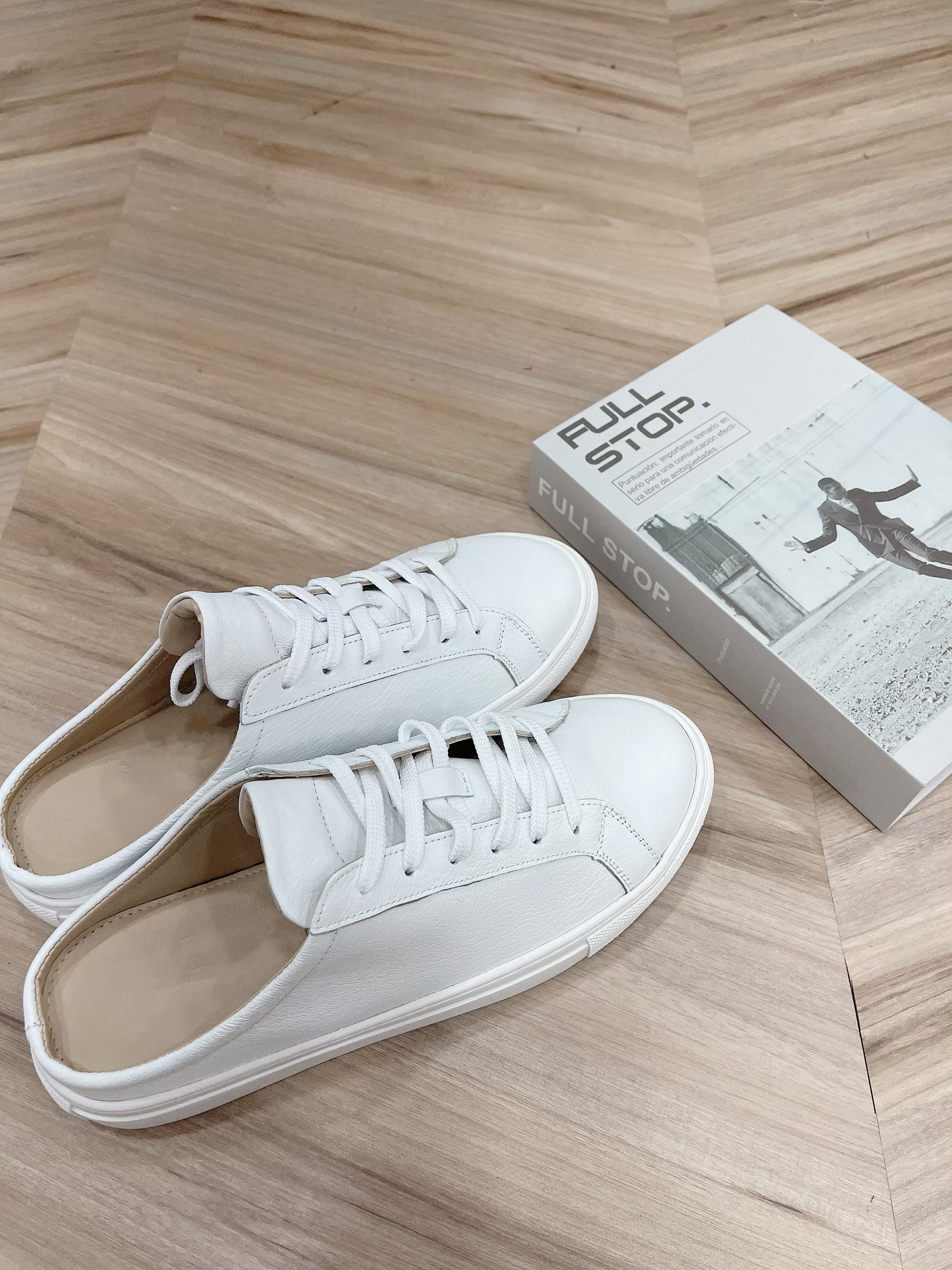 🔥02.08直播新品］🇰🇷正韓超好穿軟底綁帶真皮小白拖鞋（22.5-25）