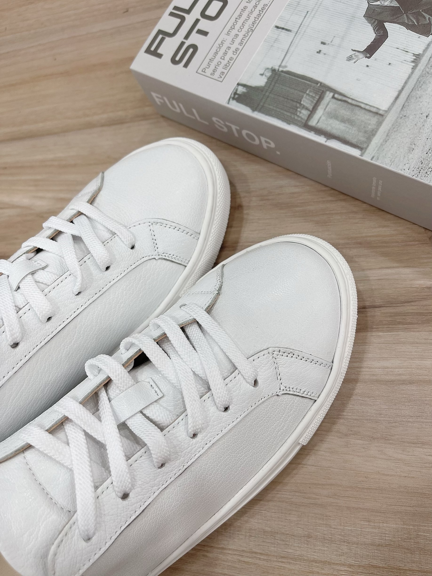 🔥02.08直播新品］🇰🇷正韓超好穿軟底綁帶真皮小白拖鞋（22.5-25）