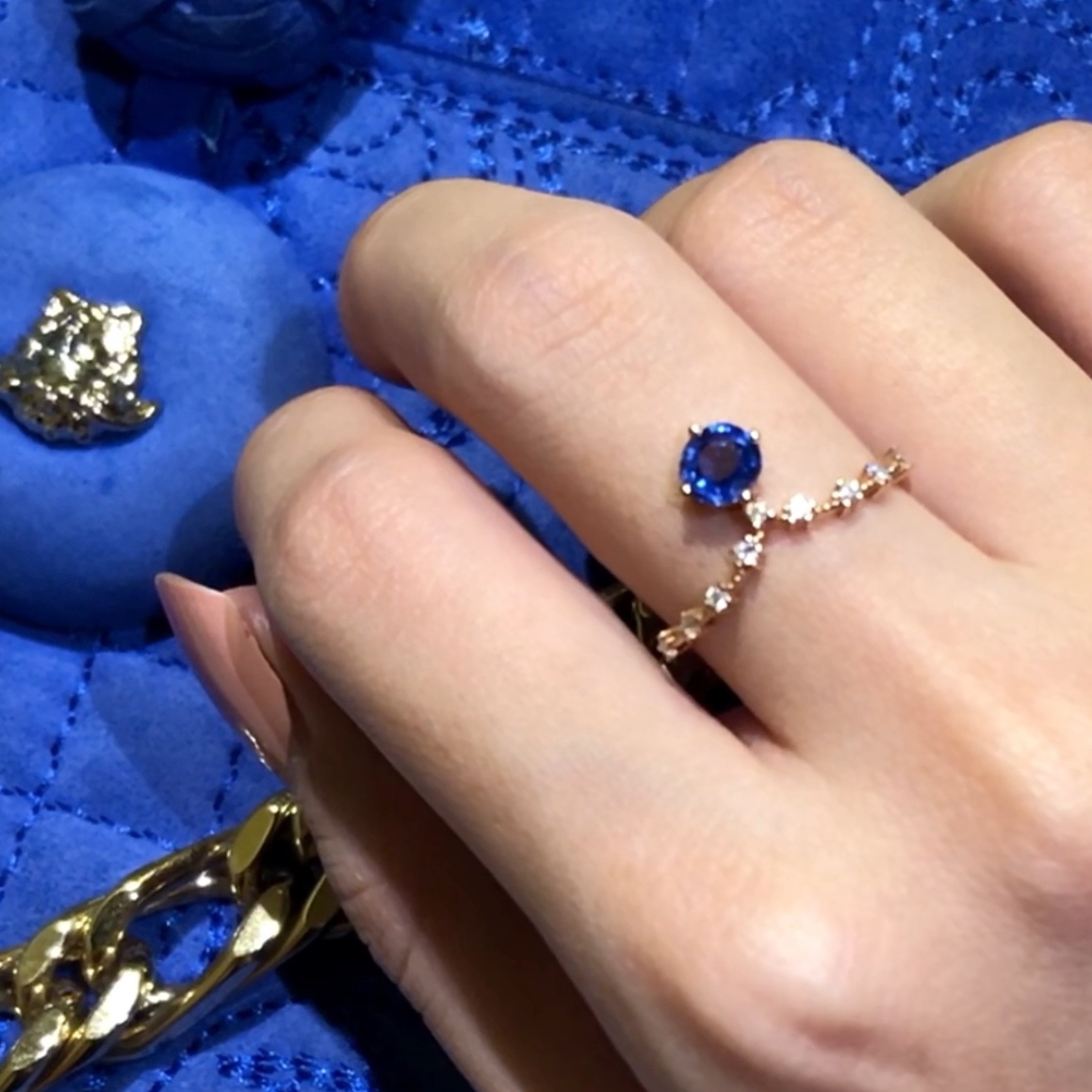 藍寶戒指