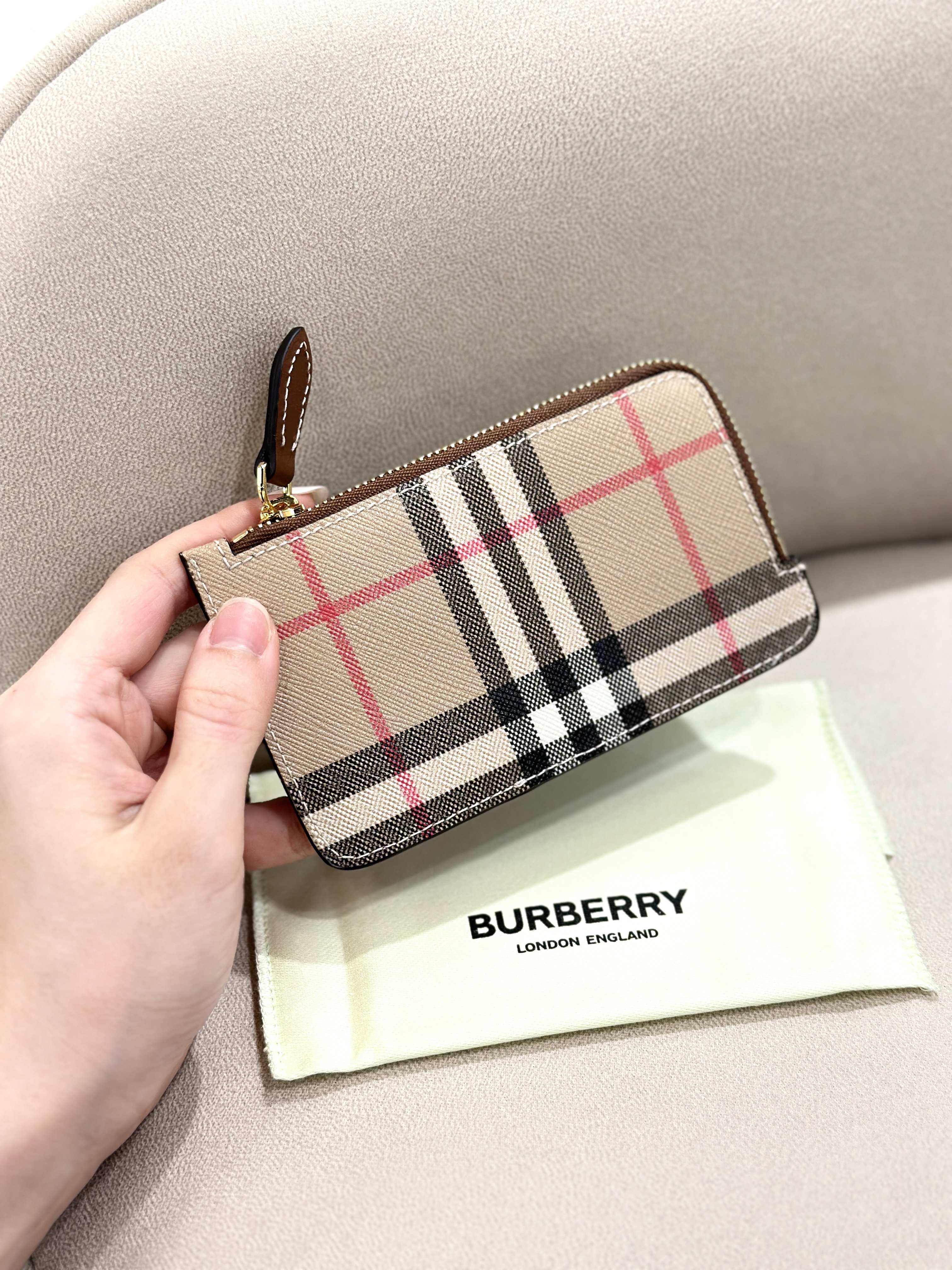 BURBERRY Vintage Check Zip Card Case