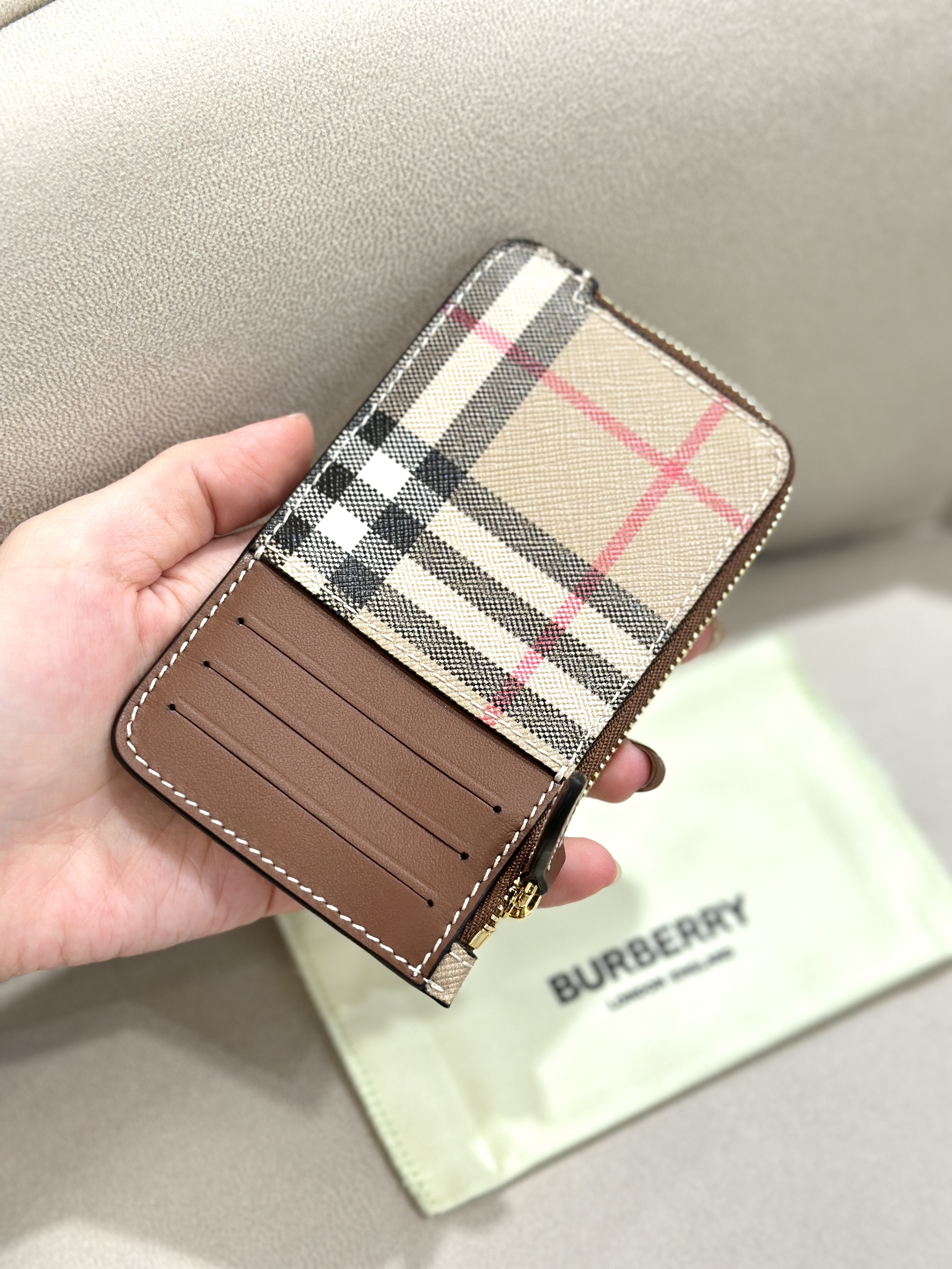 BURBERRY Vintage Check Zip Card Case