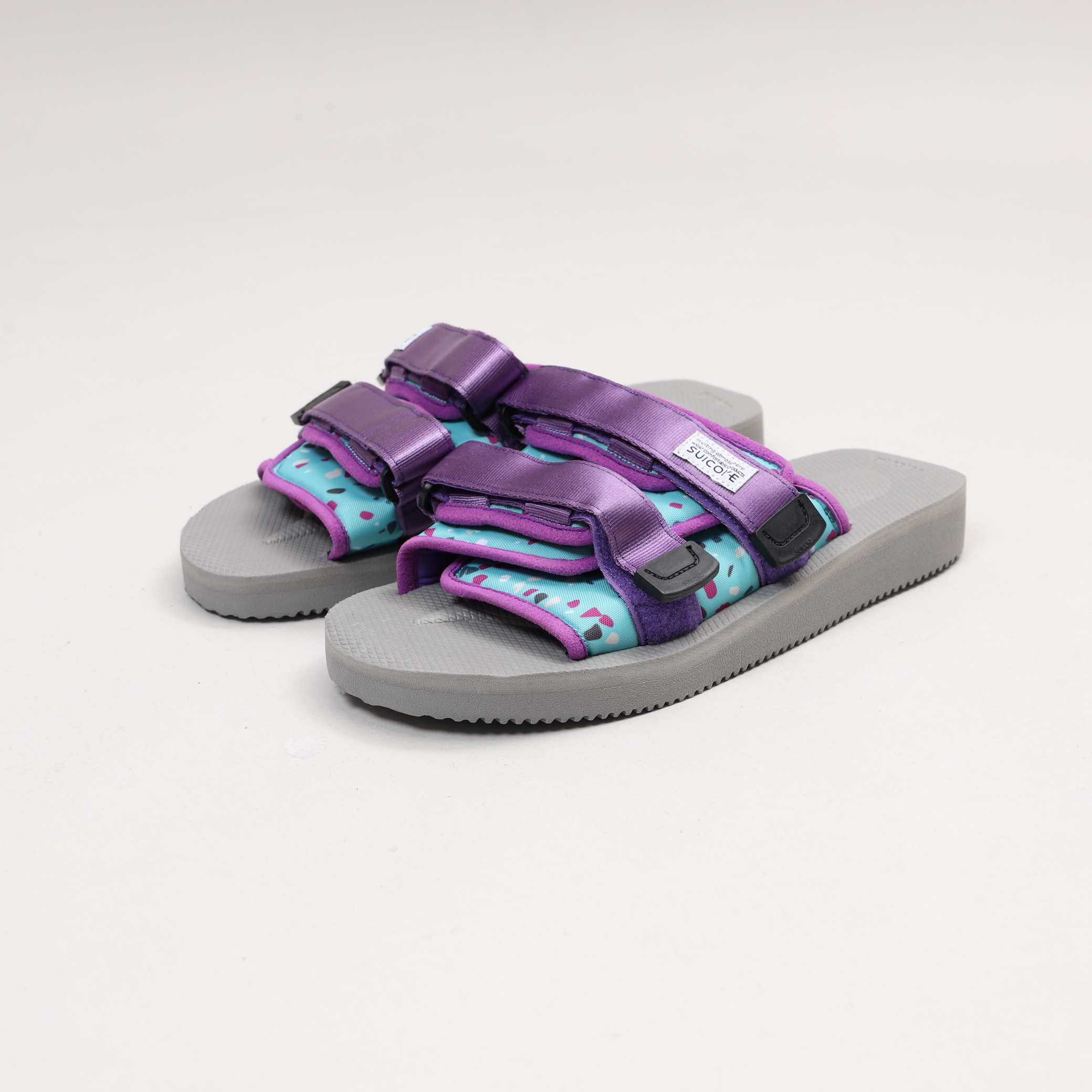 [出清商品售出無退換] [US7/25CM全新展示無盒] SUICOKE MOTO-CAB-PT01 OG-056CPT01 綠紫碎石灰 抗菌內裡 魔鬼氈 拖鞋【SK056CPT1RD7】