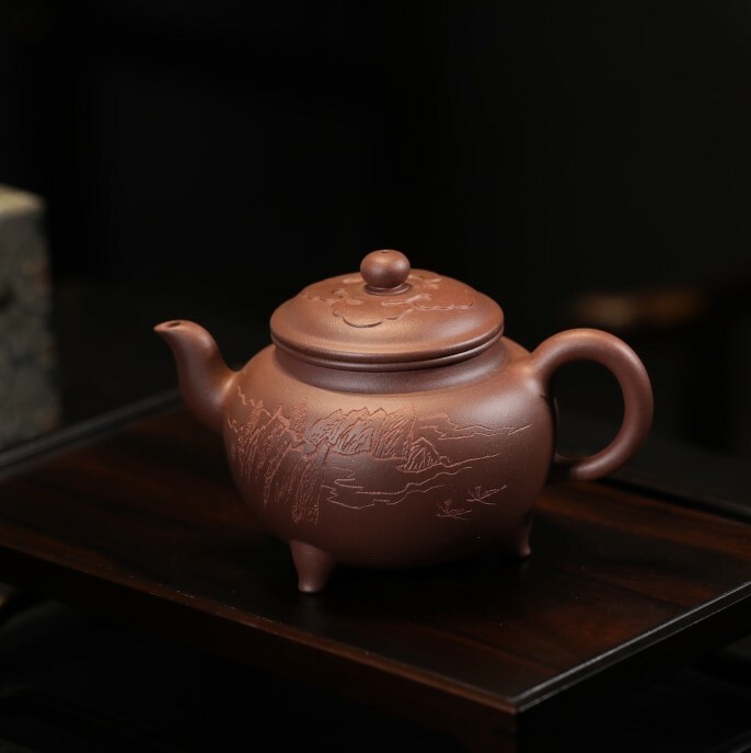 【大彬如意(太湖山水)】--壺把身段優美起伏雖大卻不突兀 樸實無華 質而不野