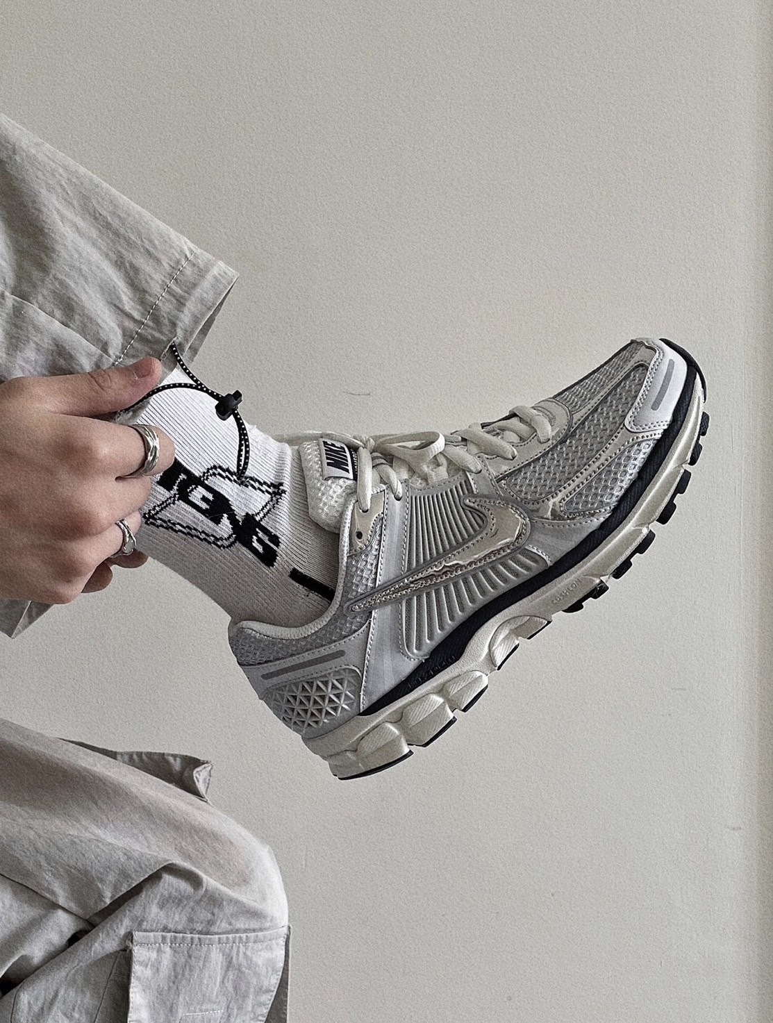 <終於降價😭> Nike Zoom Vomero 5 "Photon Dust" 科技感銀勾勾