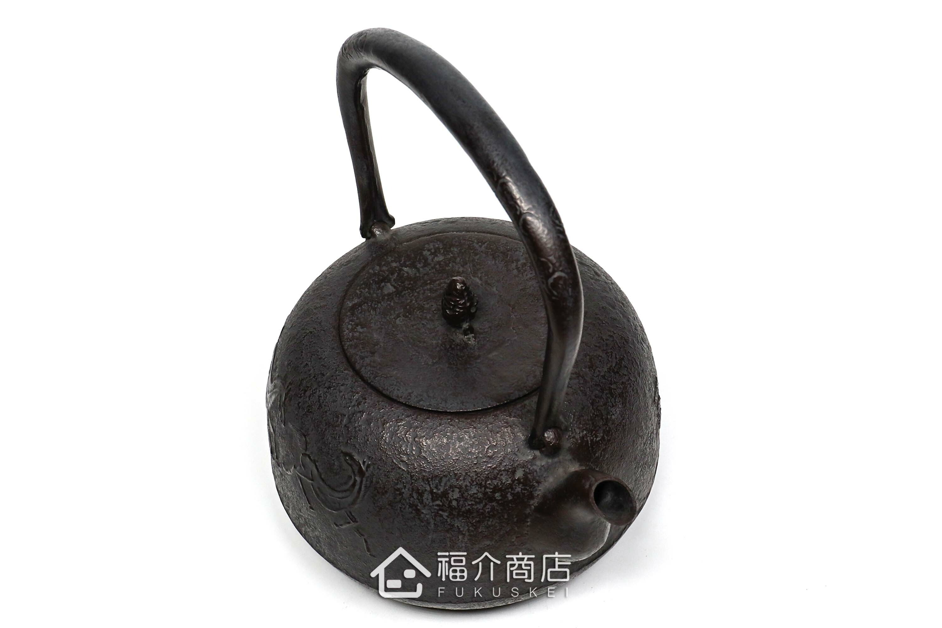 齊峰及川齊所製作的日本鐵壺,壺身設計馬紋