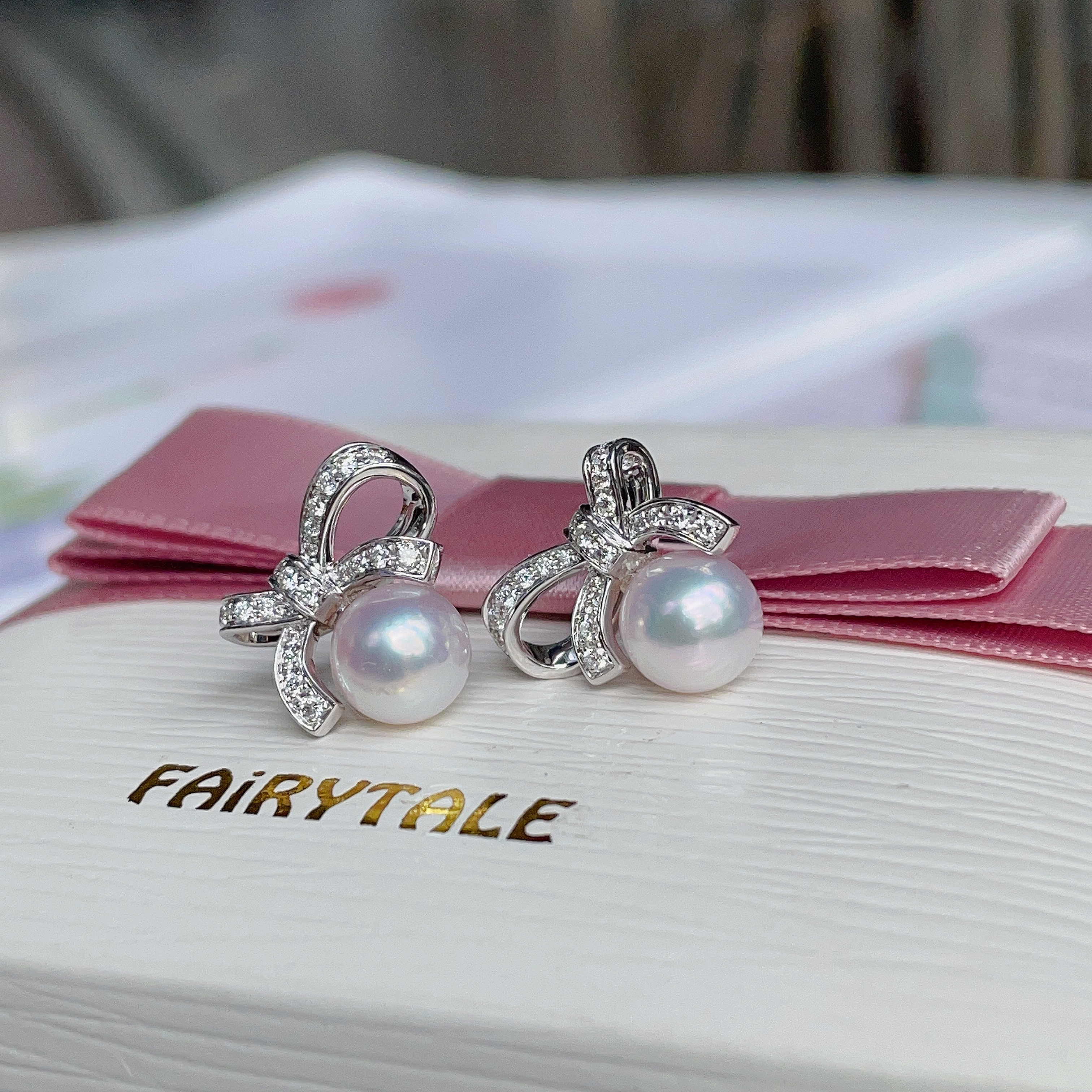 18K金日本鏡面級Akoya鑽石蝴蝶結耳釘（7.5-8mm)