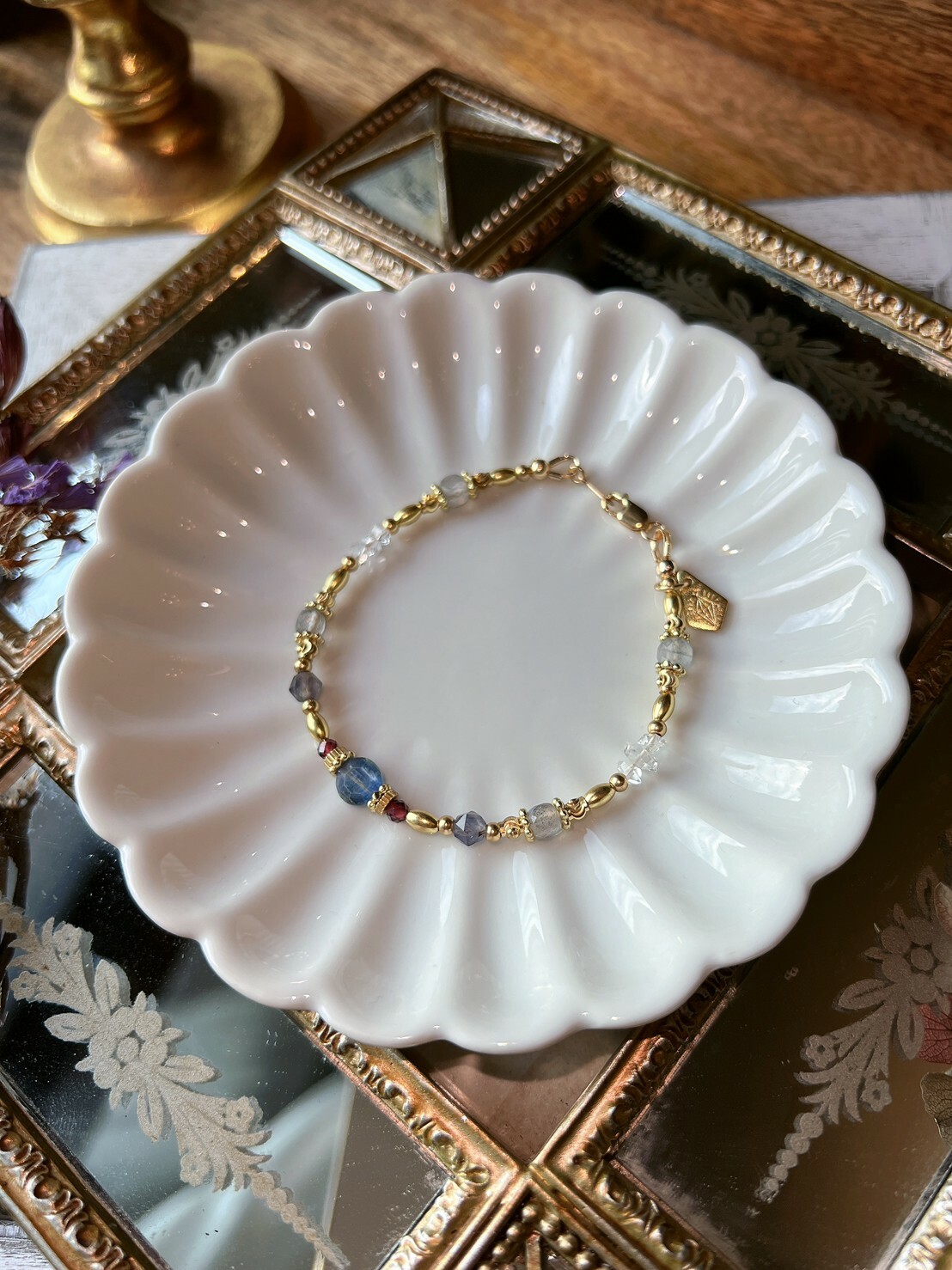 ｛維多利亞女王｝