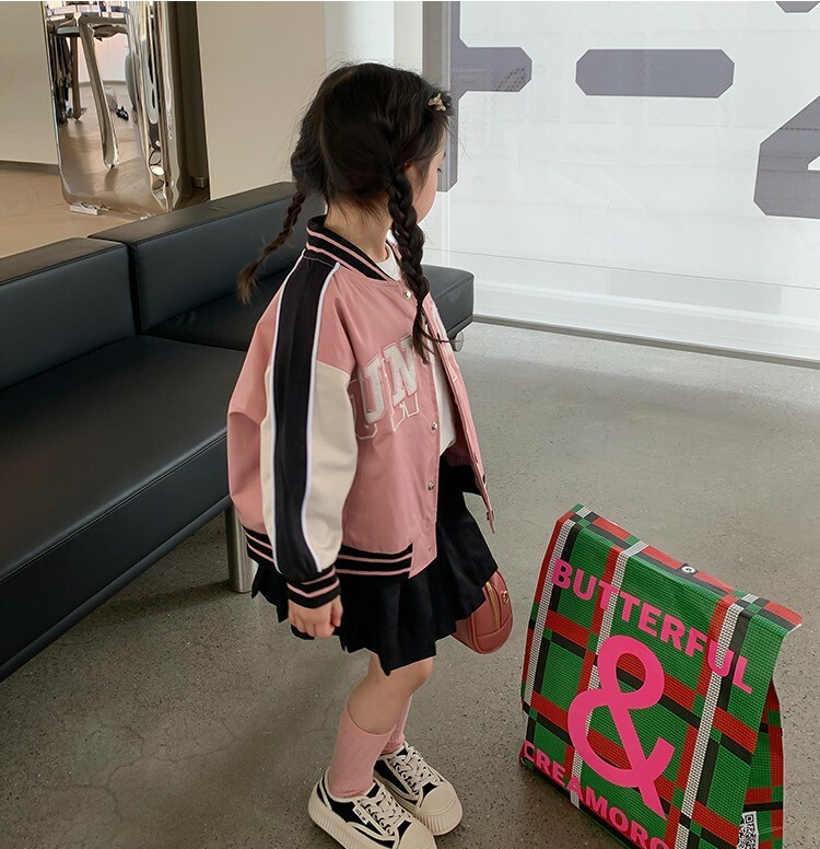 粉色字母棒球風外套