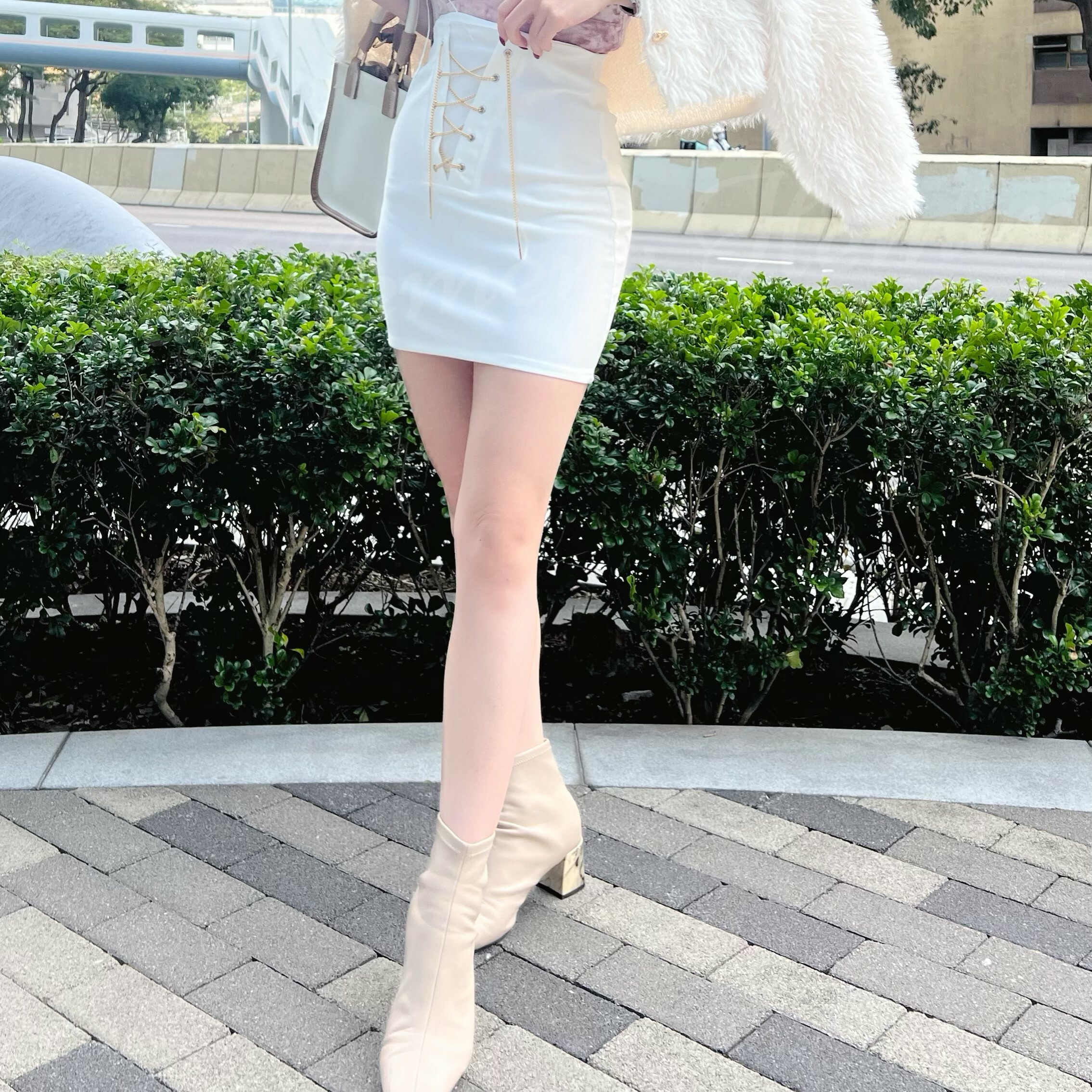 SK23W0204 金鏈交叉性感包臀裙