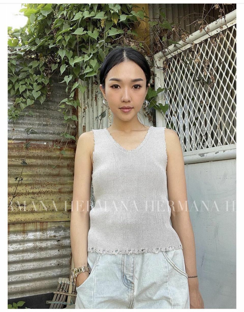 V領披邊針織背心