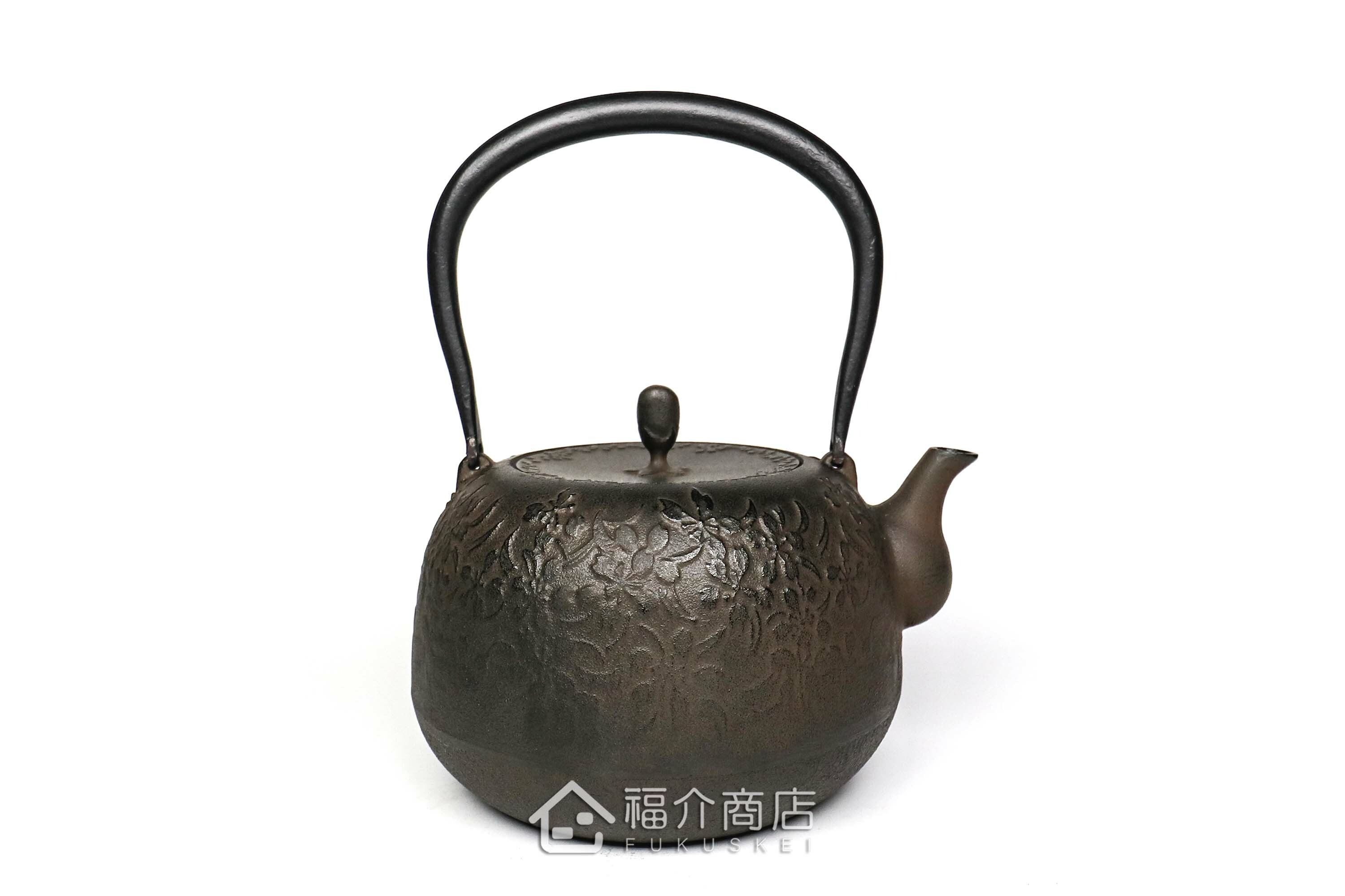 鳳文堂所製作的日本鐵壺,壺身設計櫻花圖紋