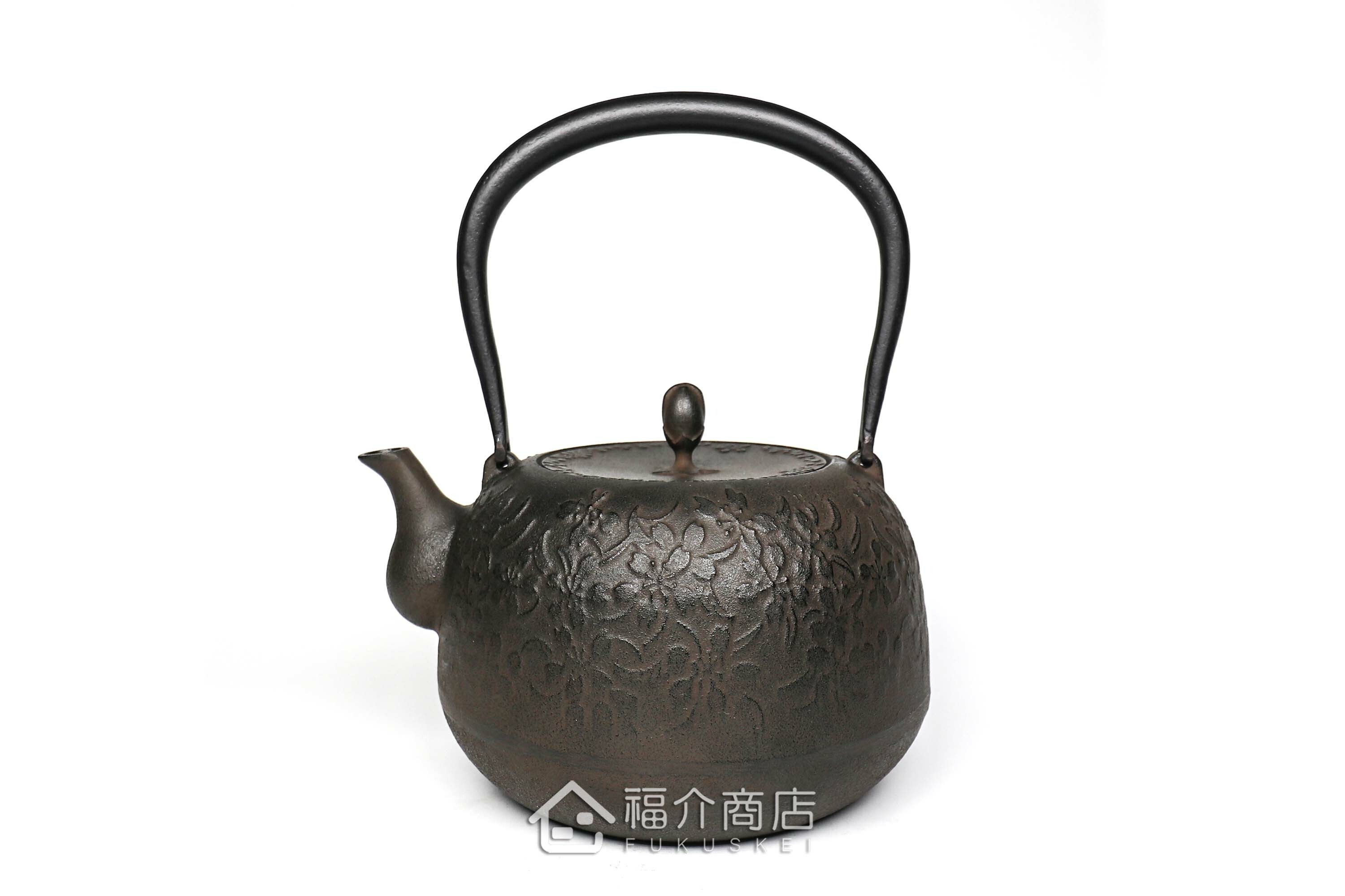 鳳文堂所製作的日本鐵壺,壺身設計櫻花圖紋