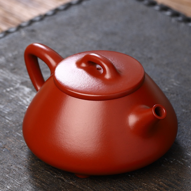 【心舟石瓢】--壺身線條剛中有柔，和順有勁