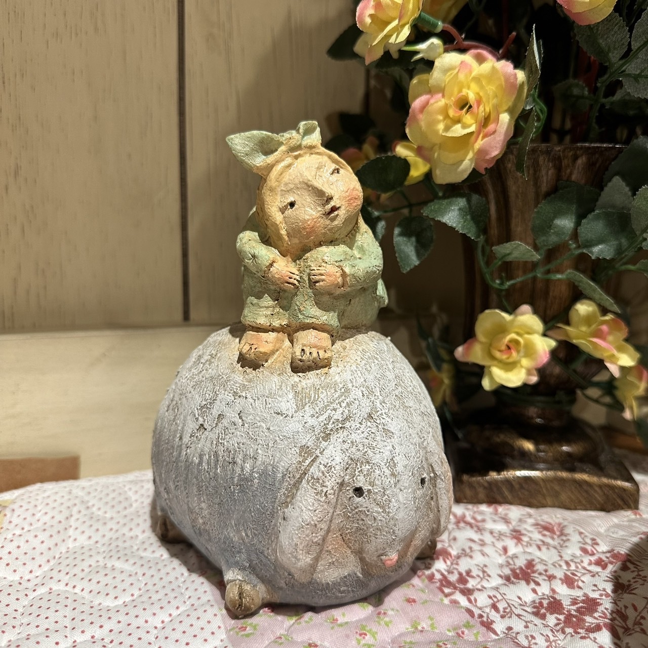 普普風擺件-女孩兔子