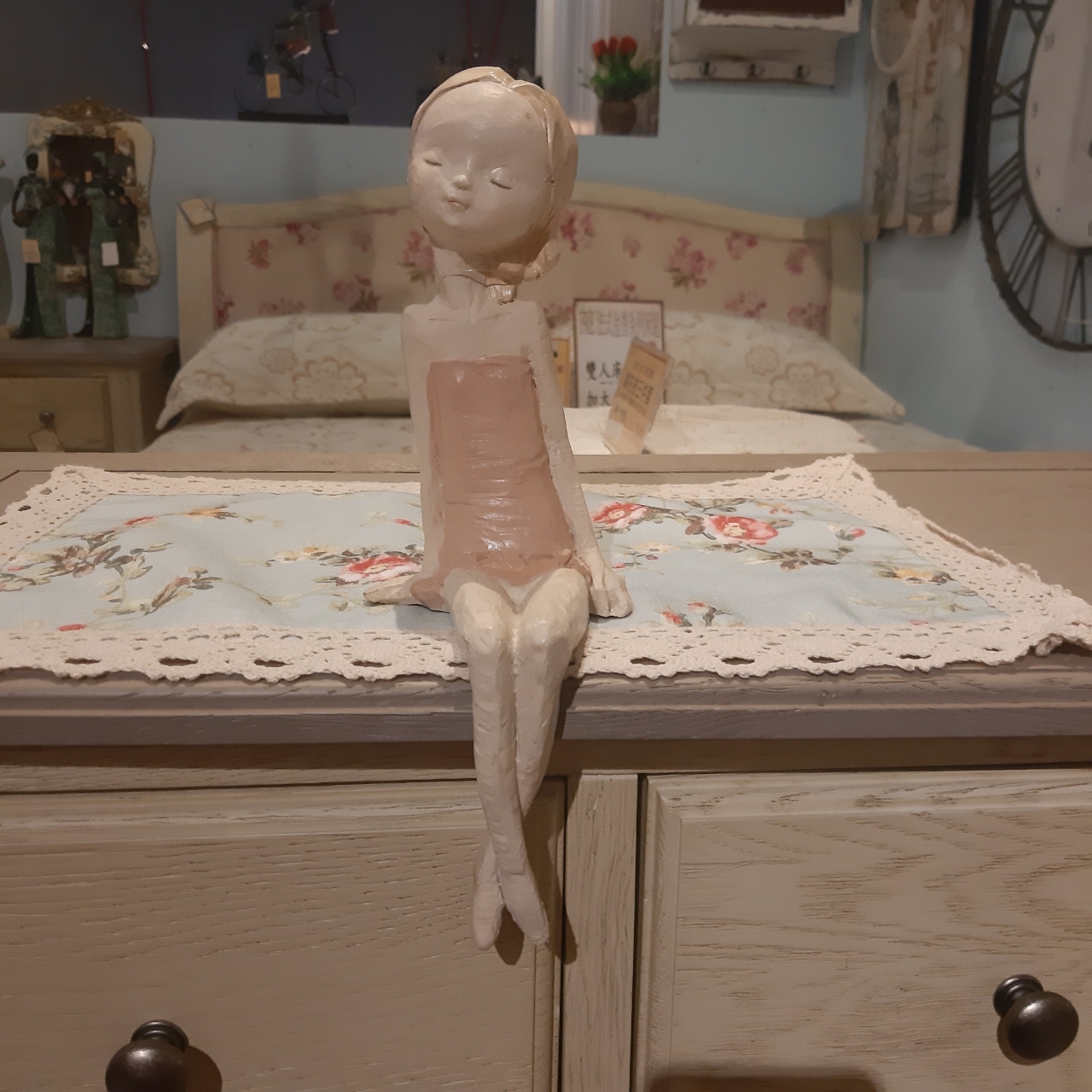 普普風擺件-坐姿女孩(3款)