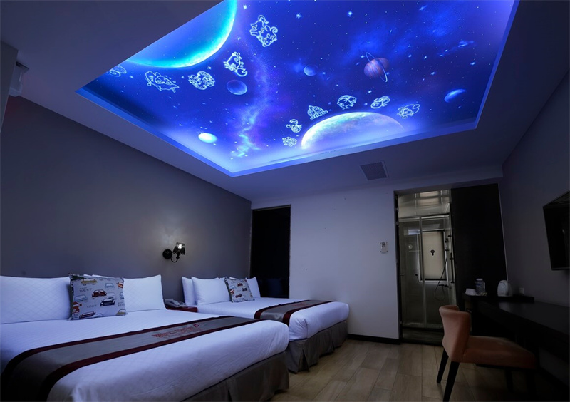 迷幻星空四人房