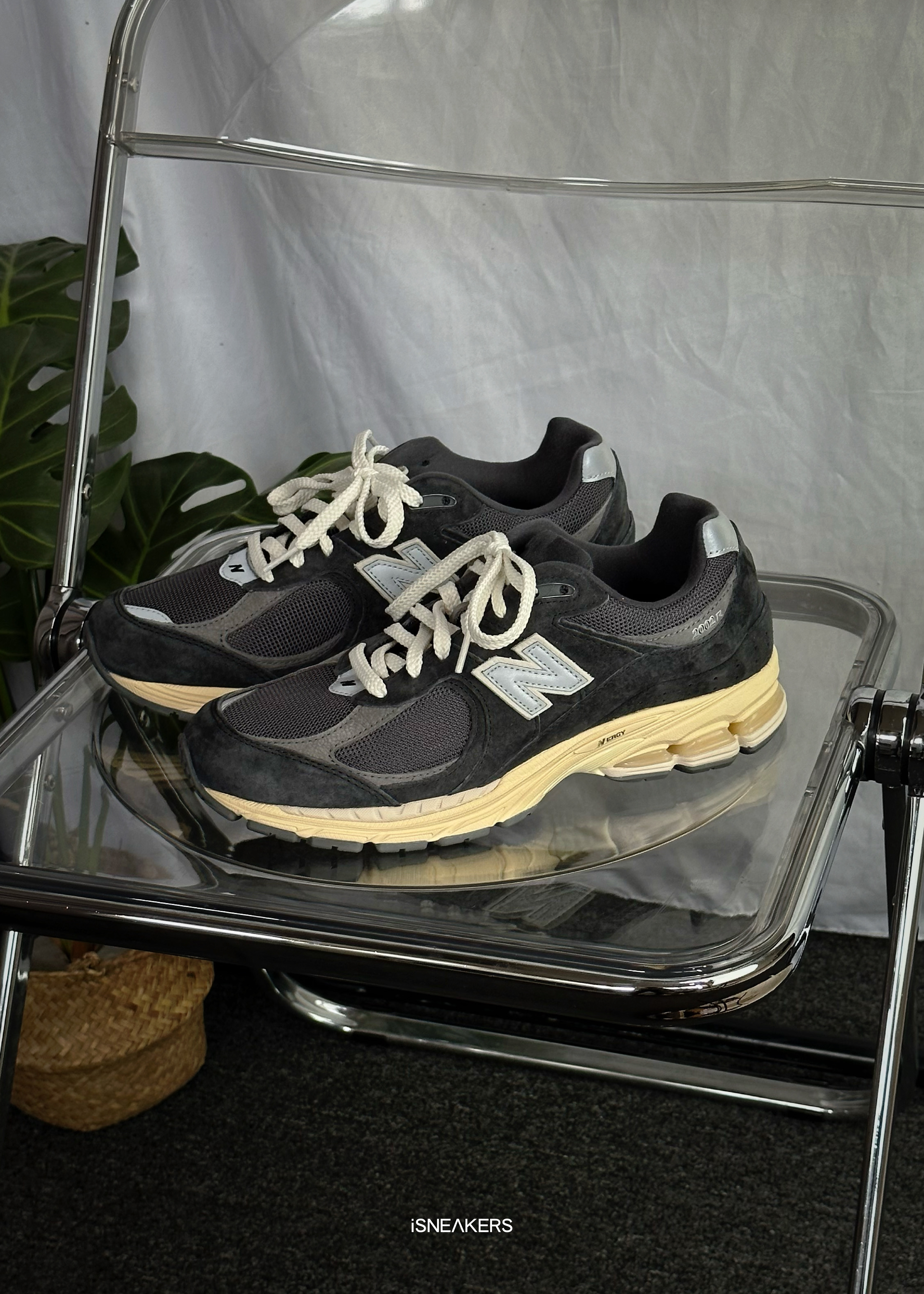 iSNEAKERS｜New Balance 2002R "Iron Grey" 深灰藍 M2002RHO